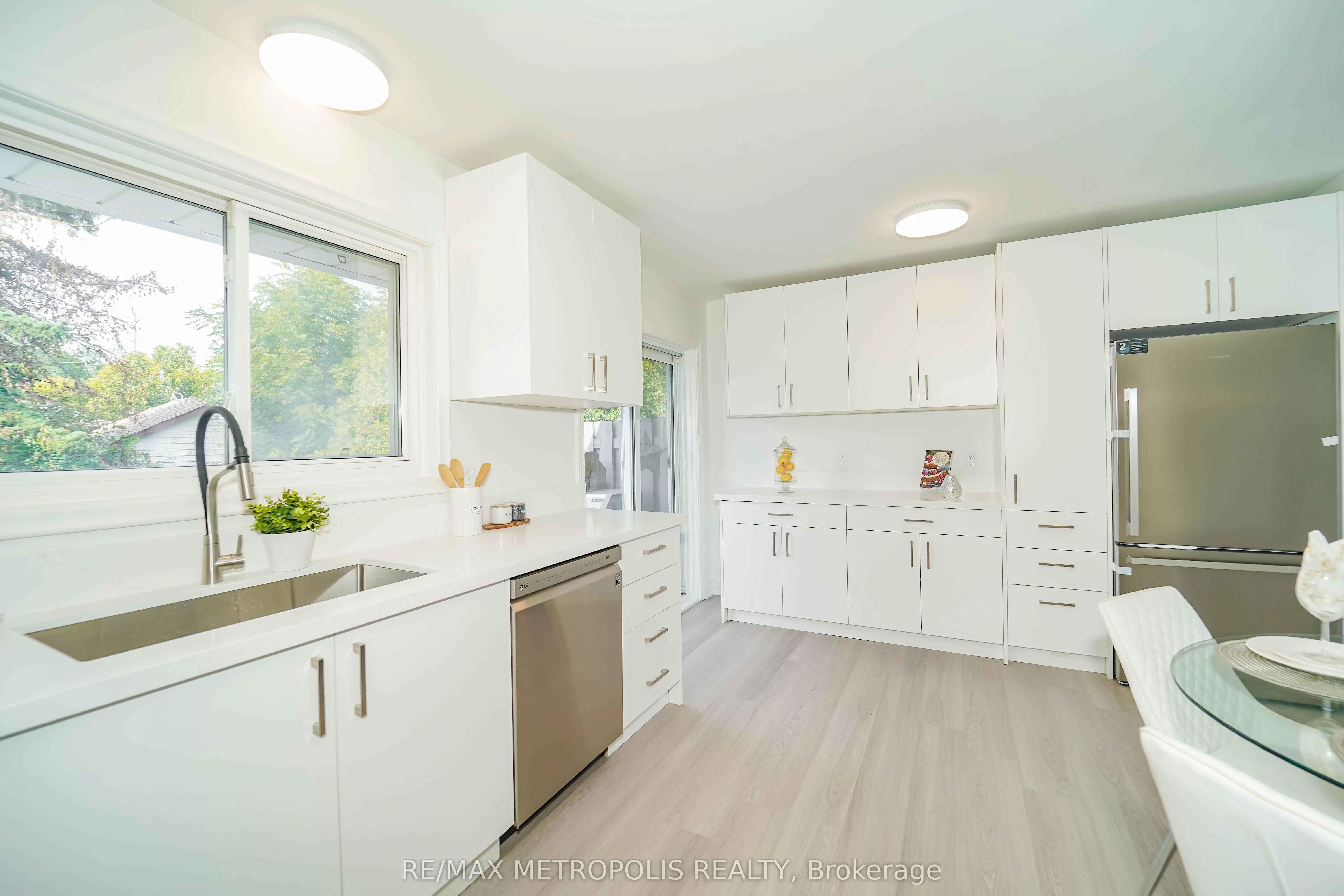 592 Carlyle Court