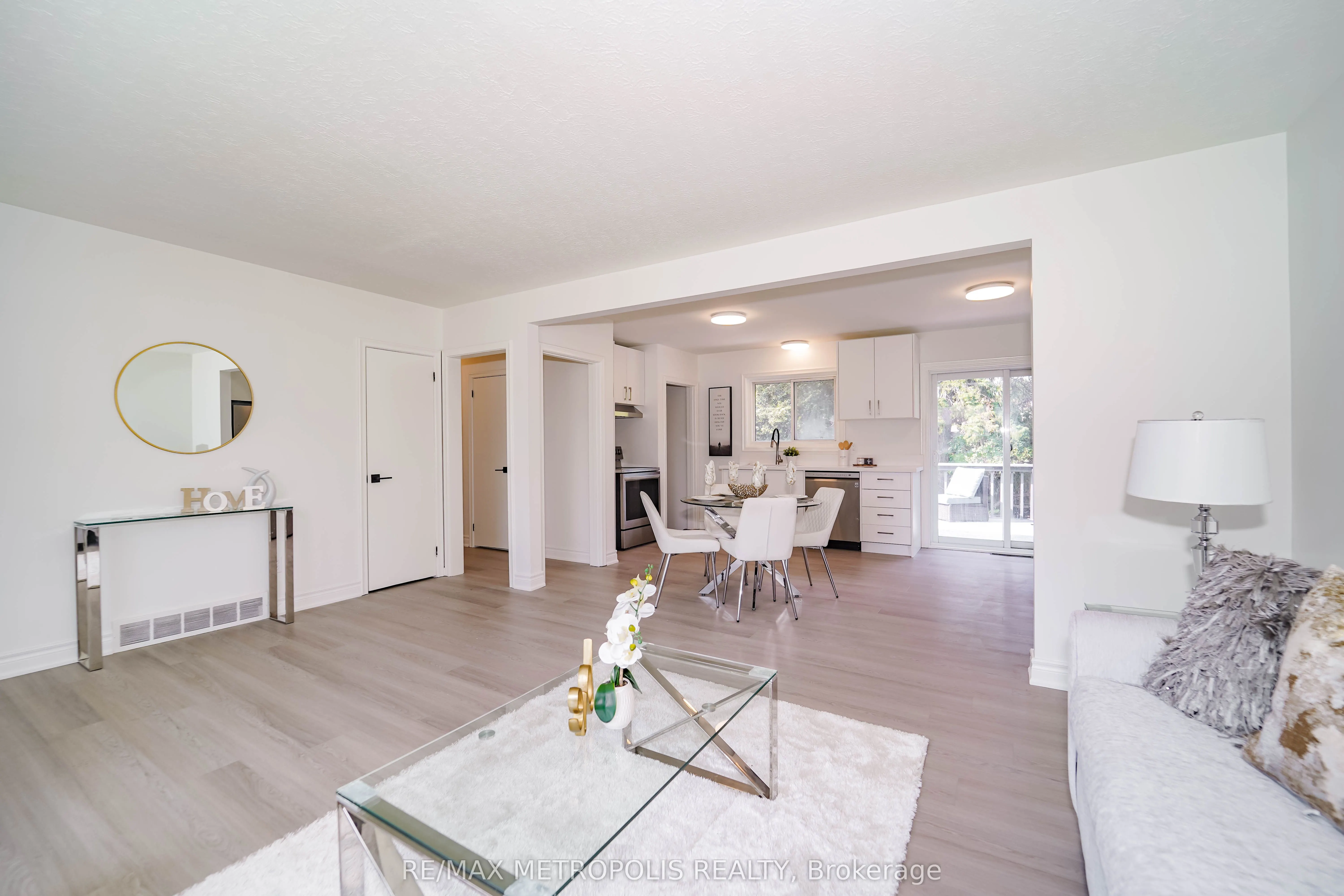 592 Carlyle Court