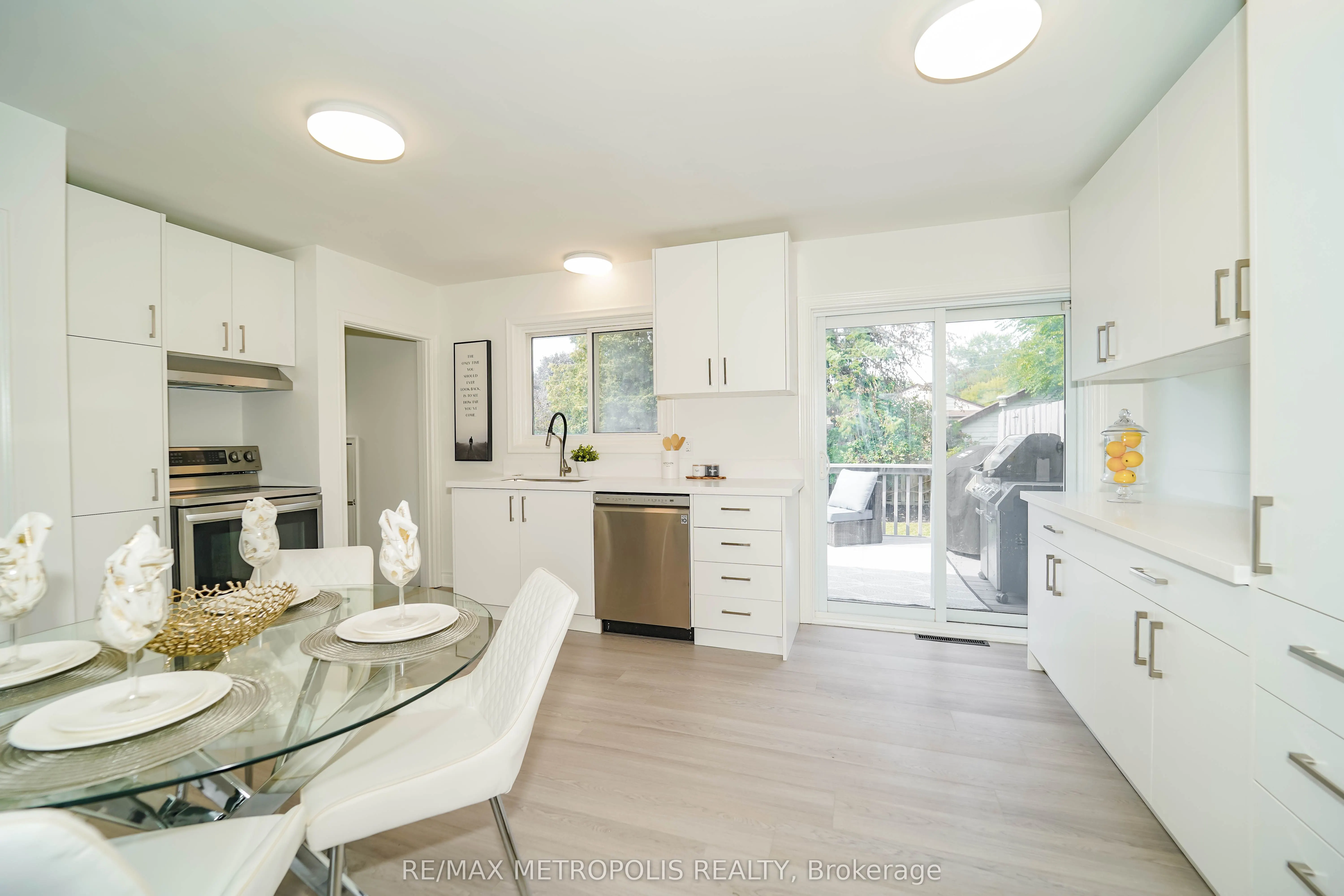 592 Carlyle Court