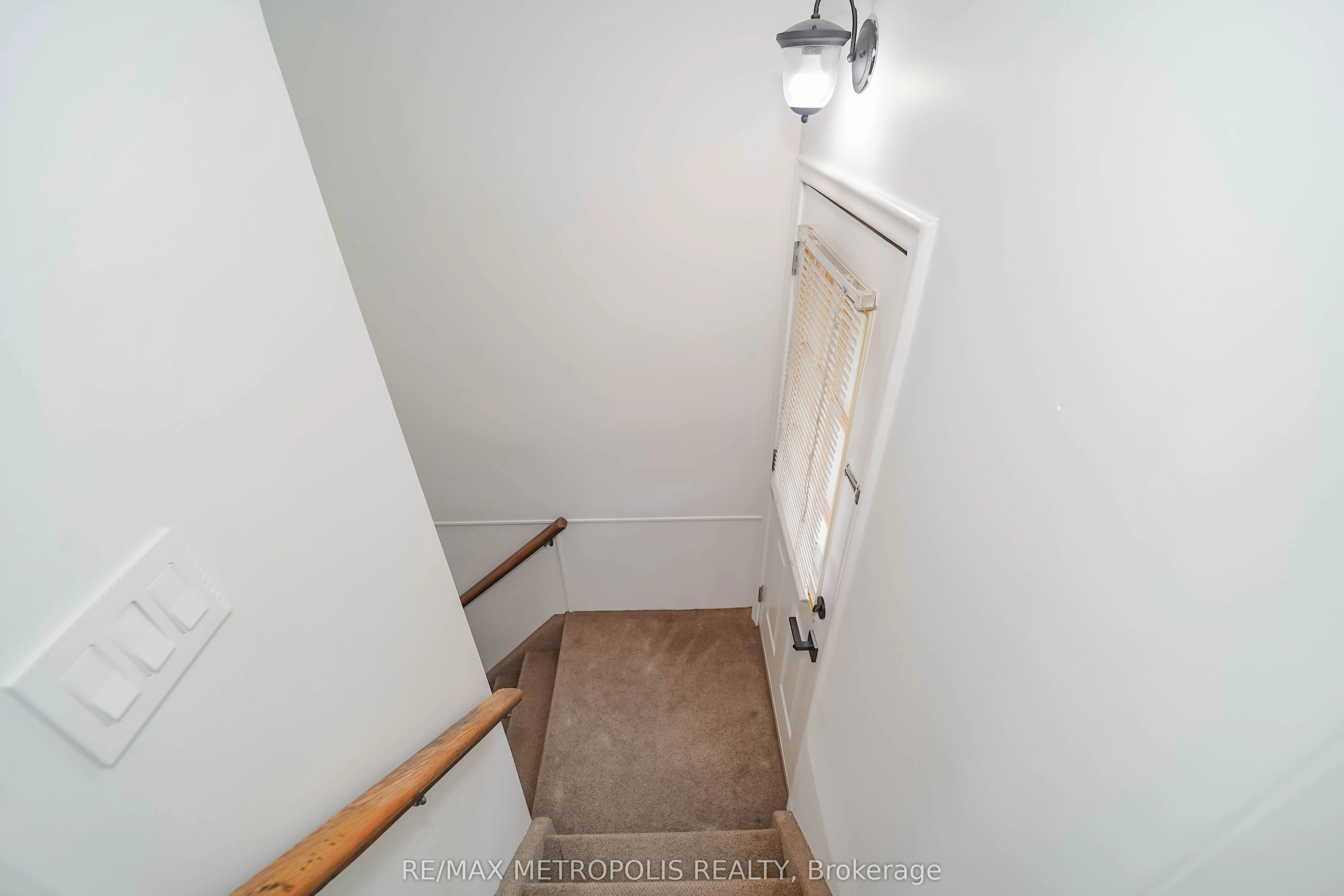592 Carlyle Court