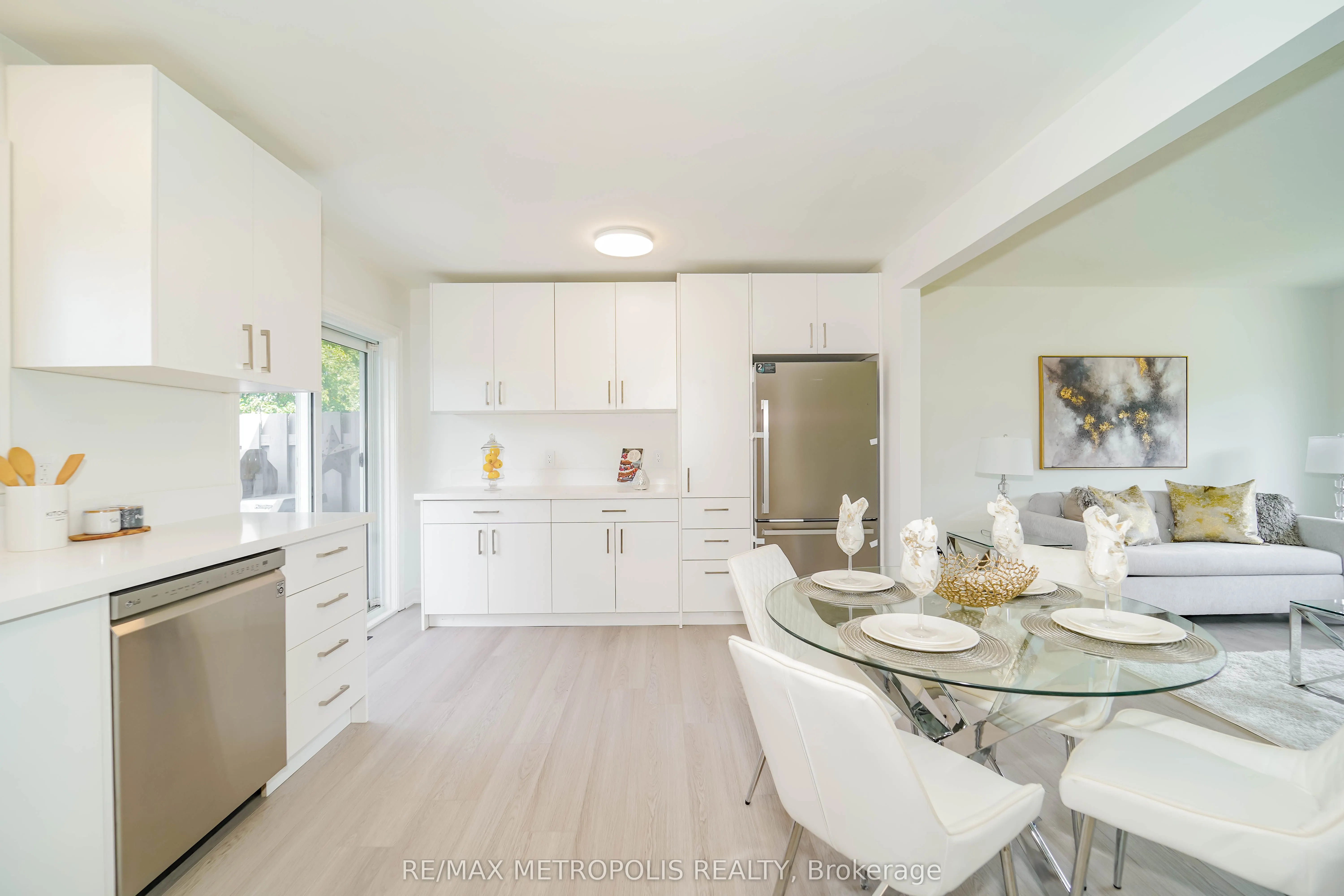 592 Carlyle Court