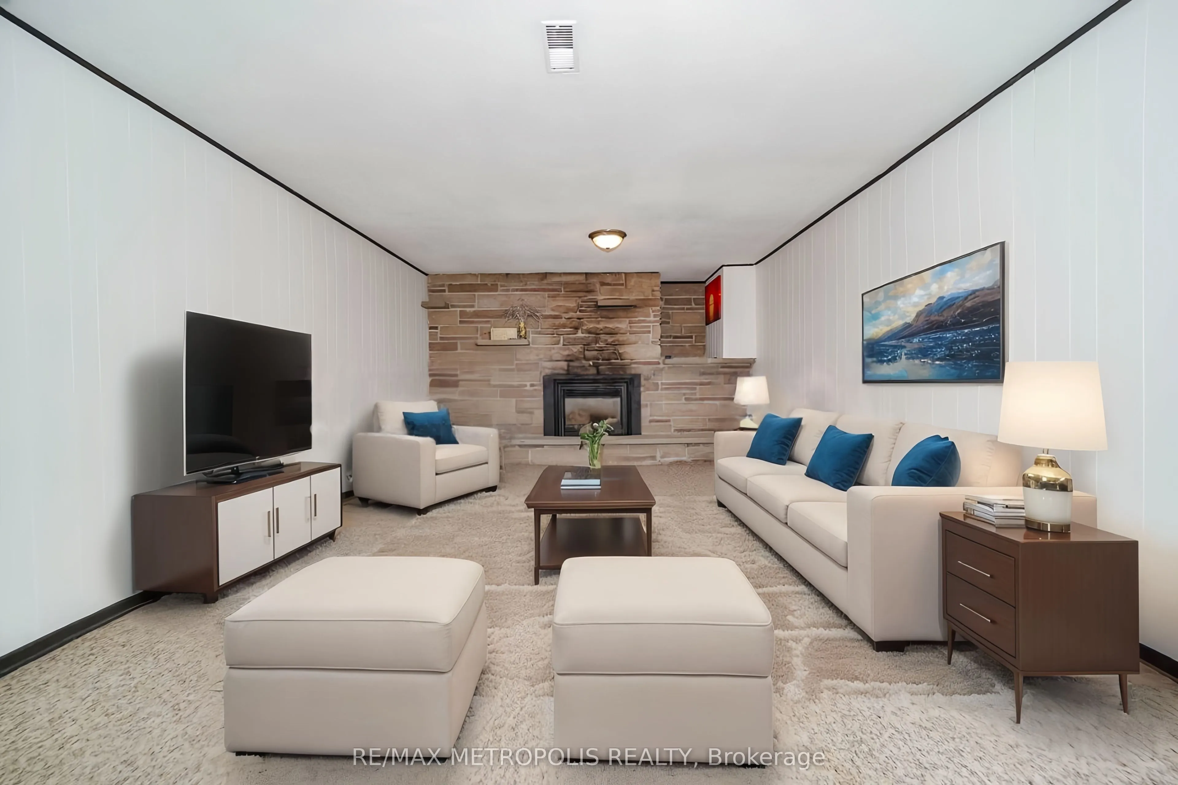 592 Carlyle Court
