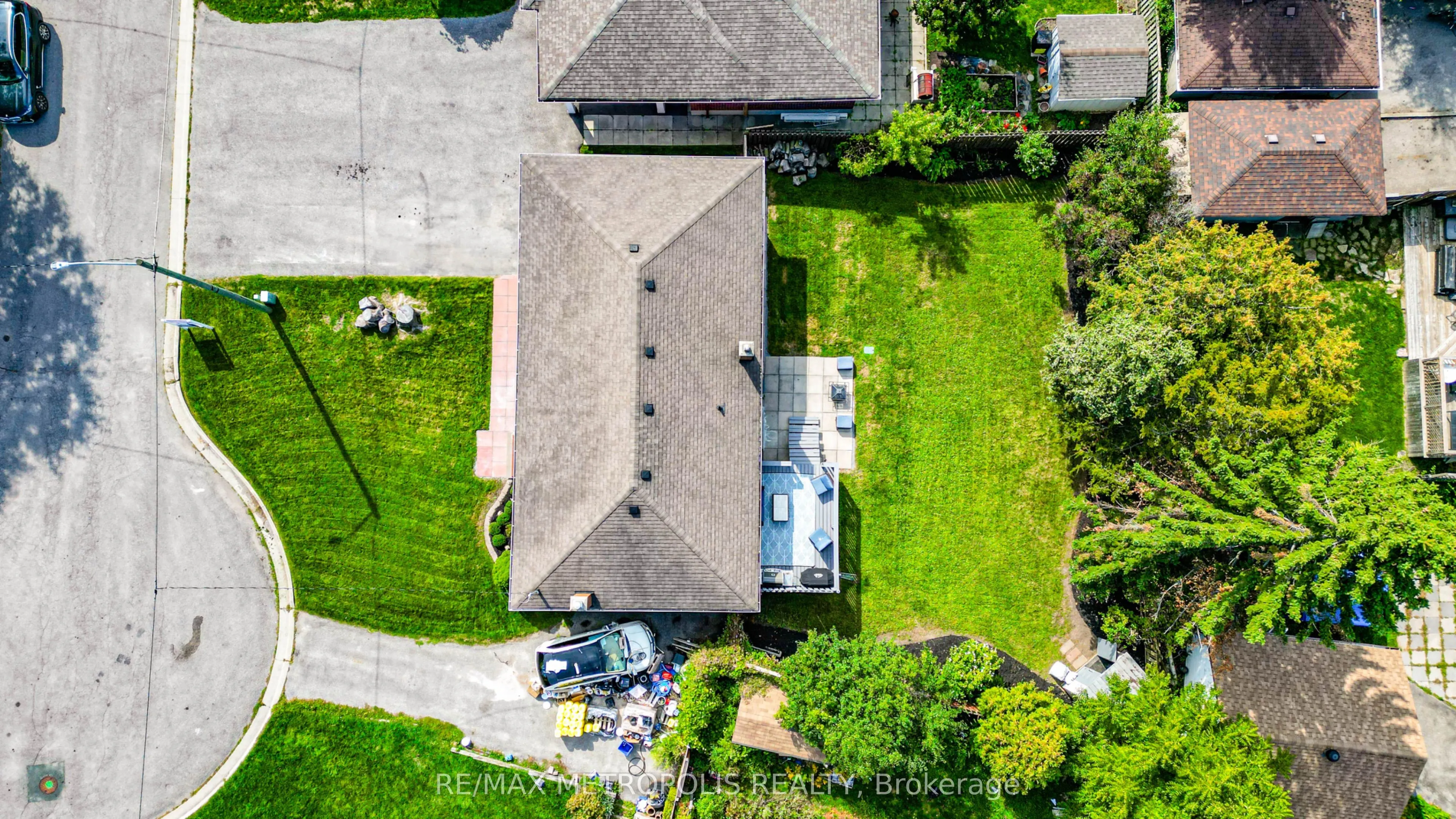 592 Carlyle Court