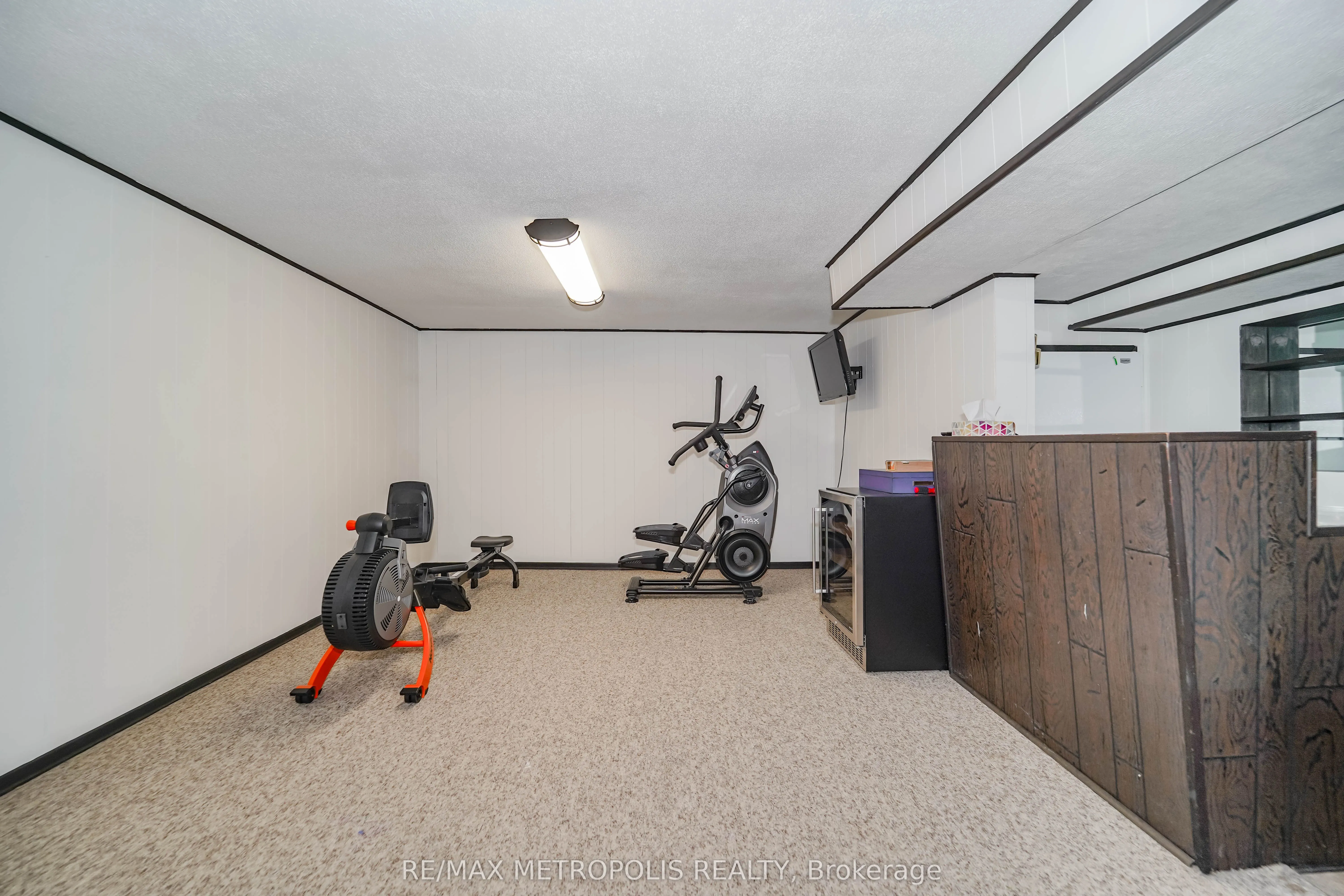 592 Carlyle Court