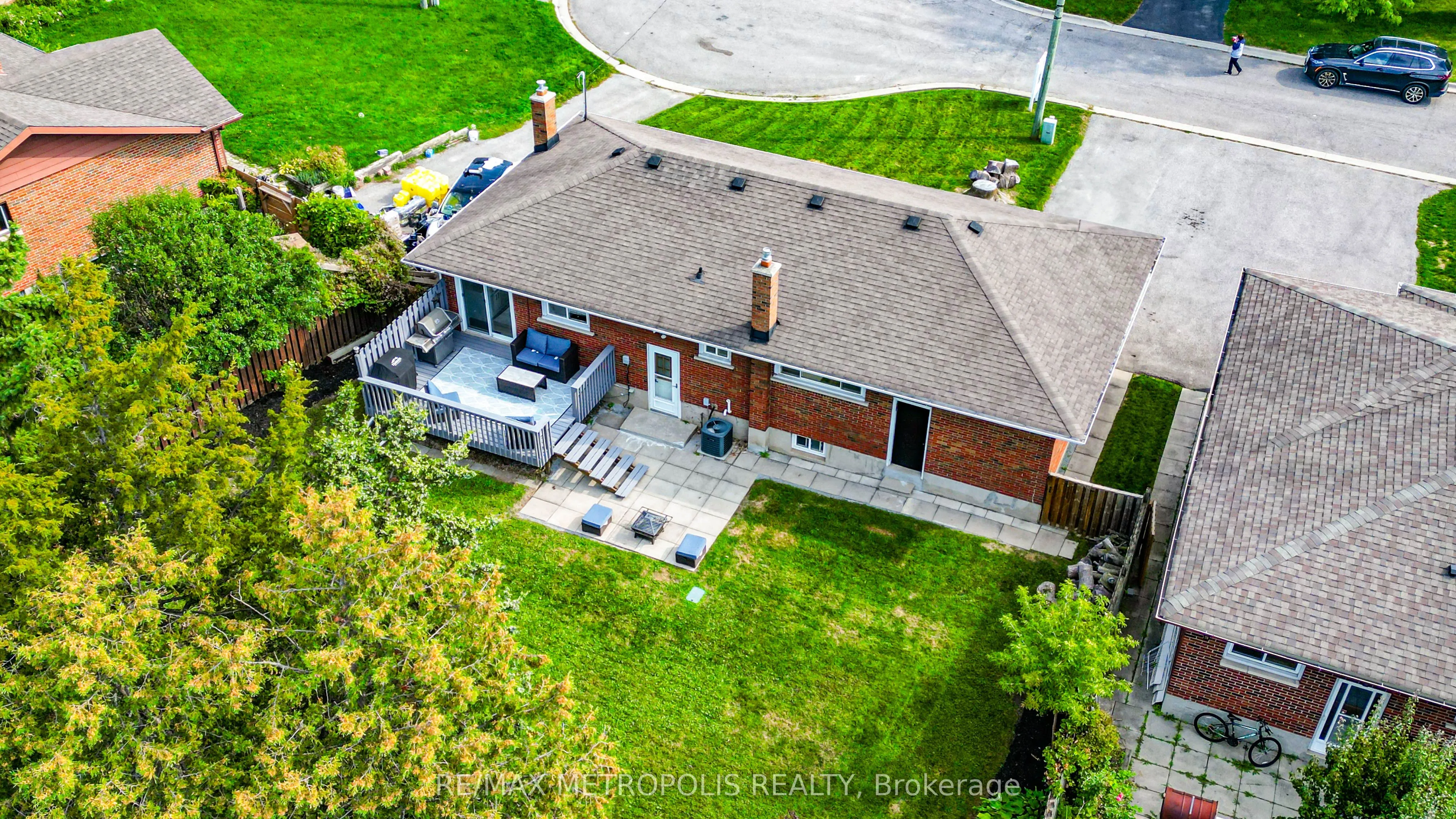 592 Carlyle Court