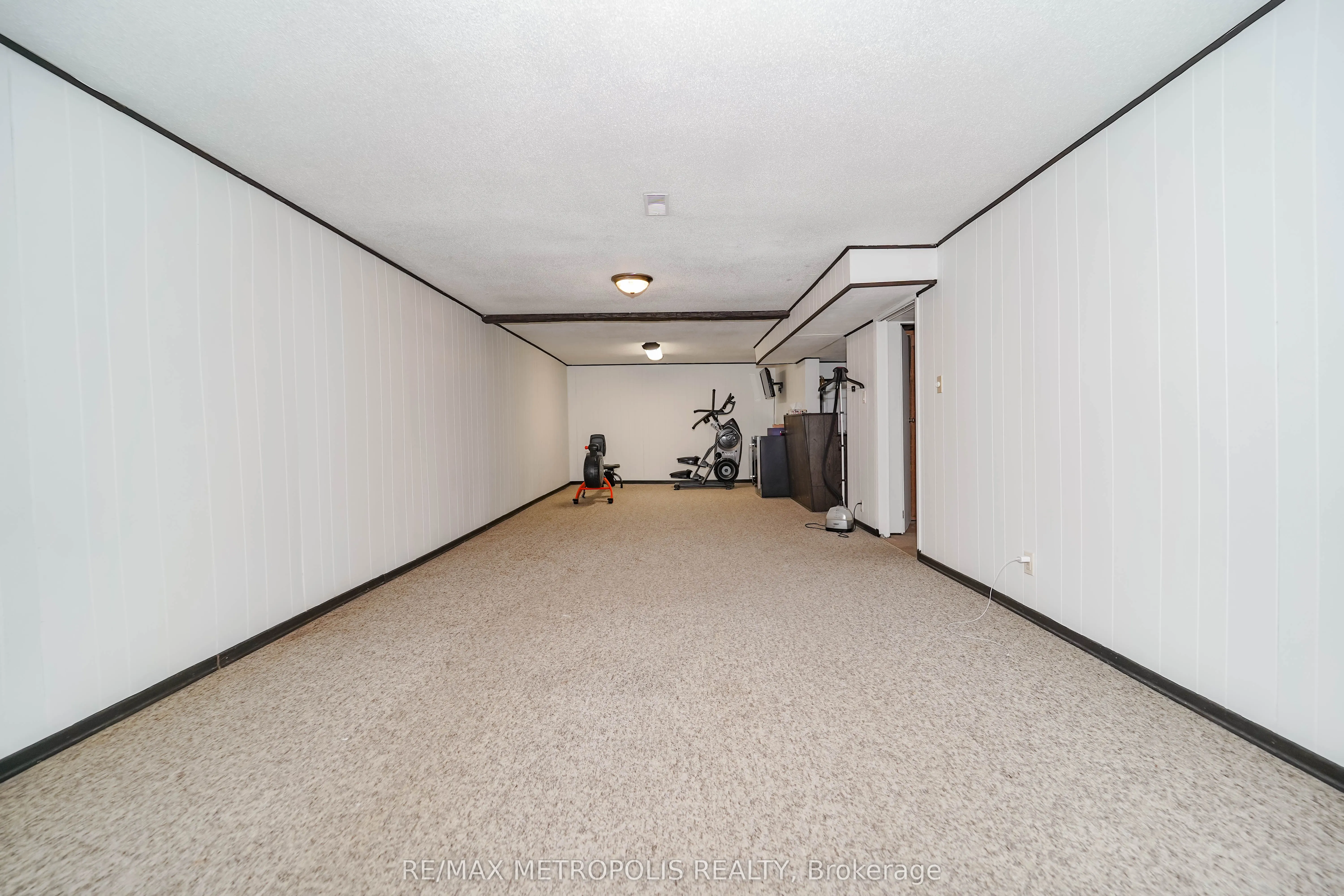 592 Carlyle Court