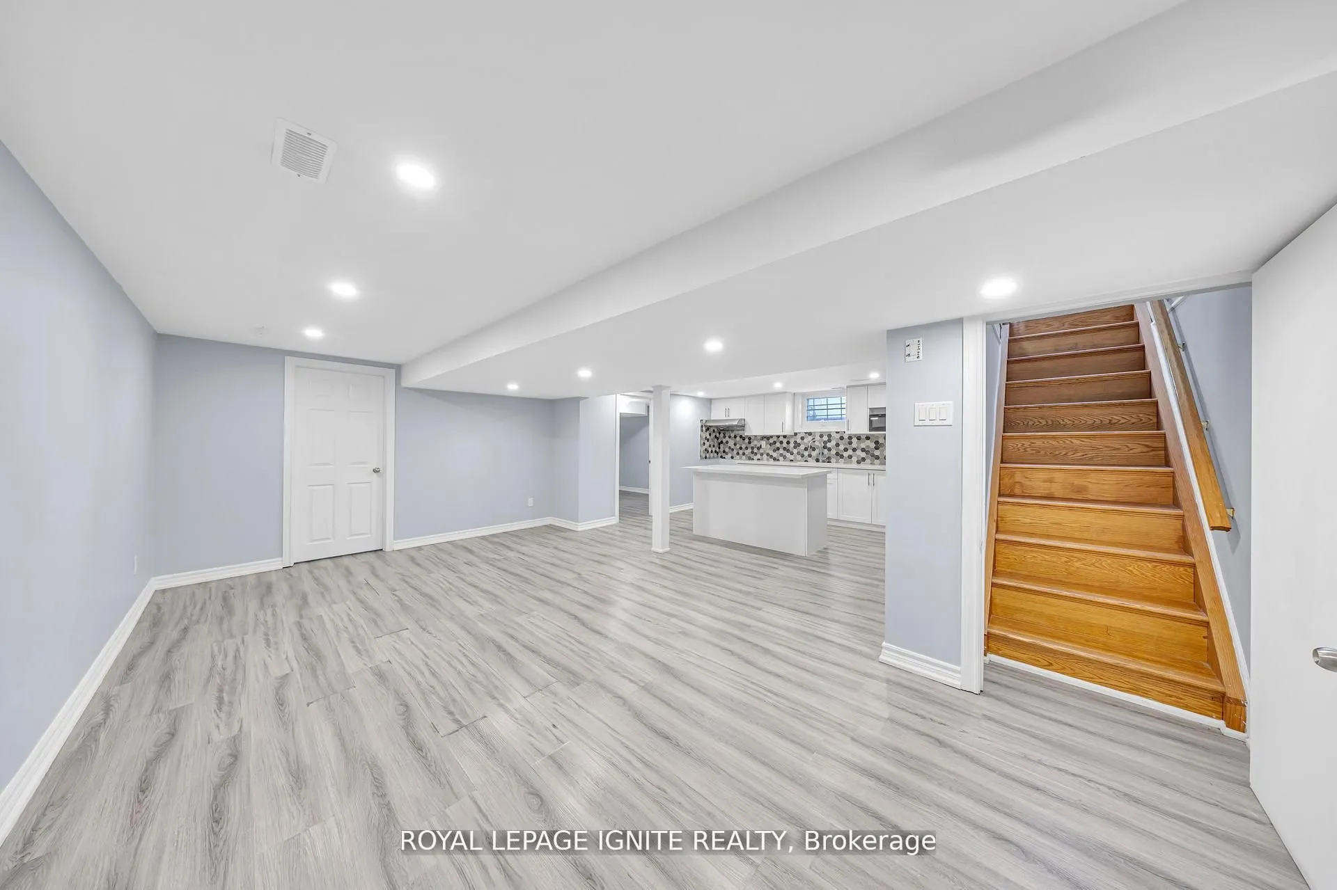 806 Henry Street
