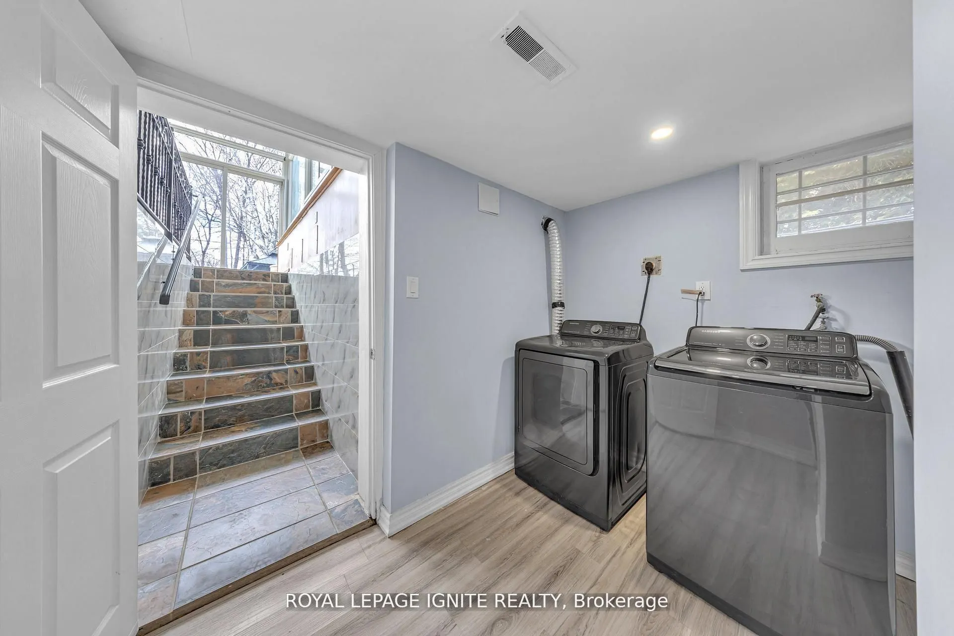 806 Henry Street