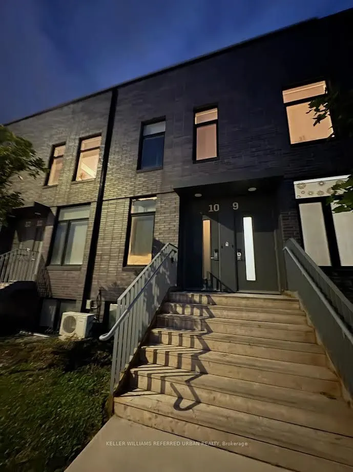 1720 Simcoe Street N, #10-1