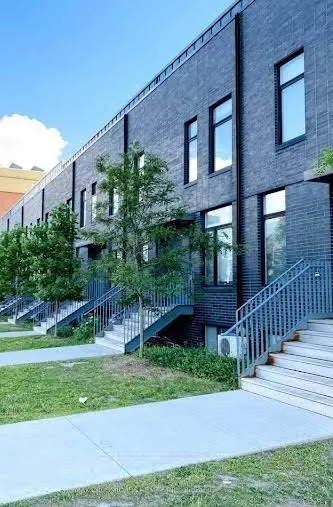 1720 Simcoe Street N, #10-1