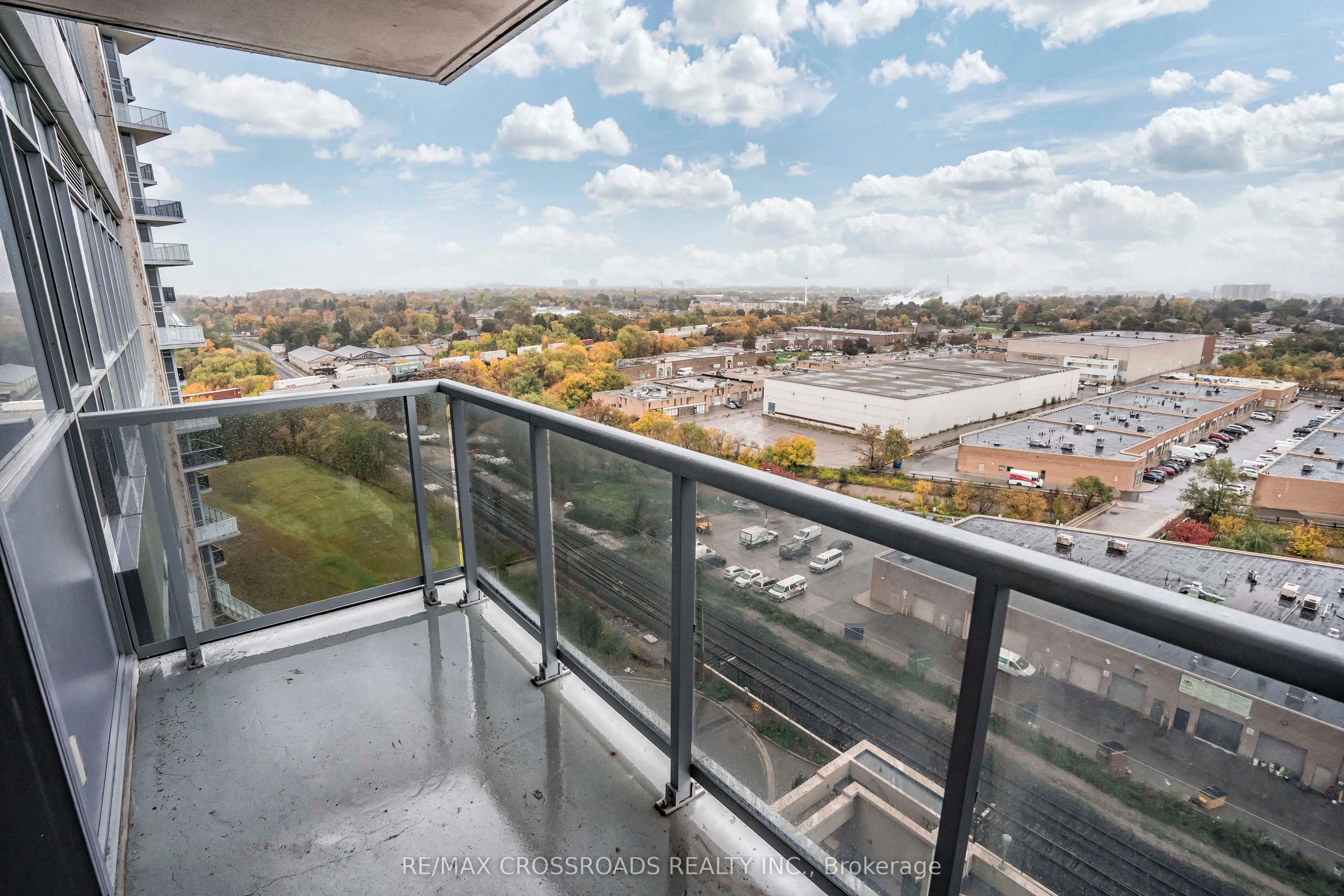 181 Village Green Square, #1321