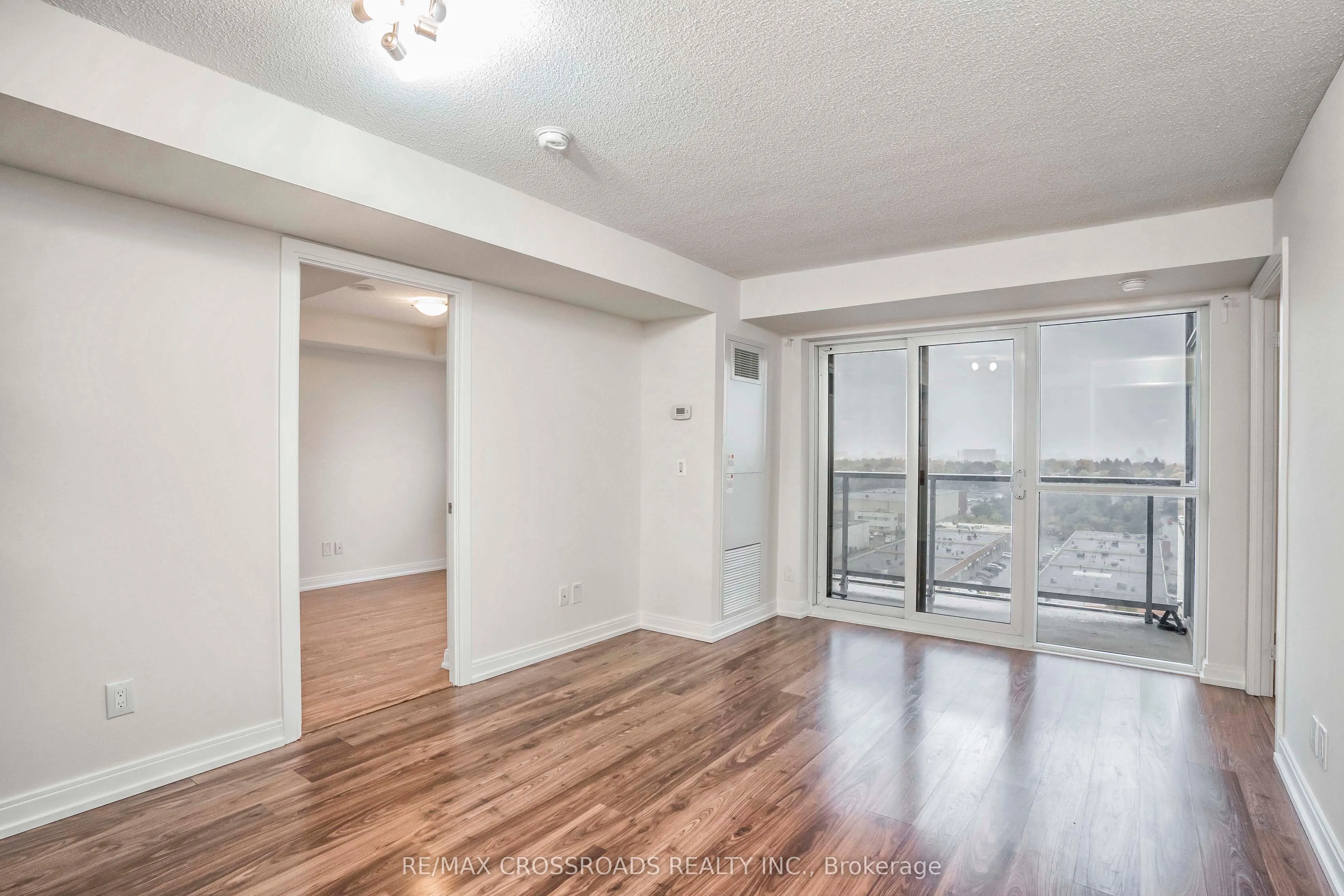 181 Village Green Square, #1321
