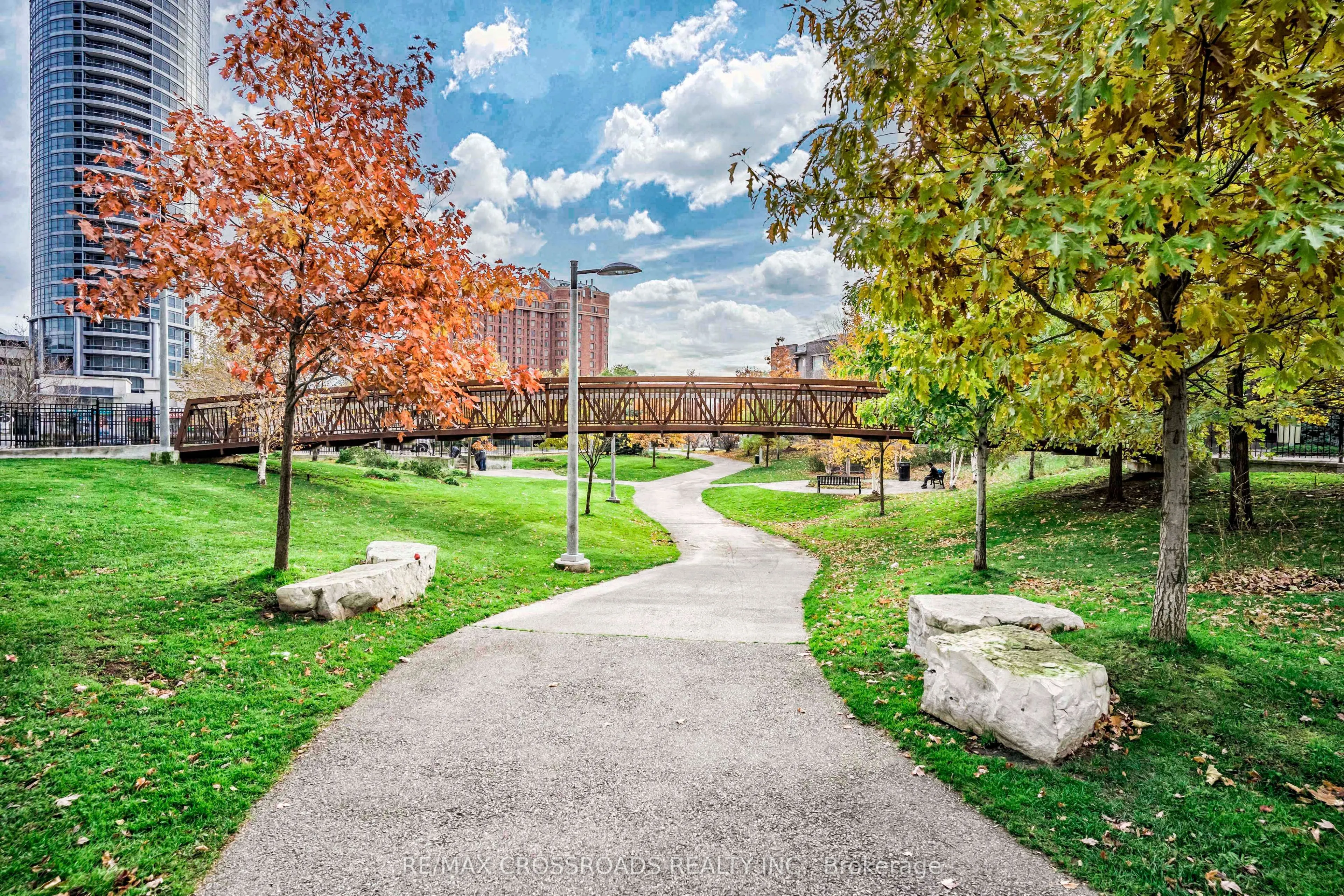 181 Village Green Square, #1321
