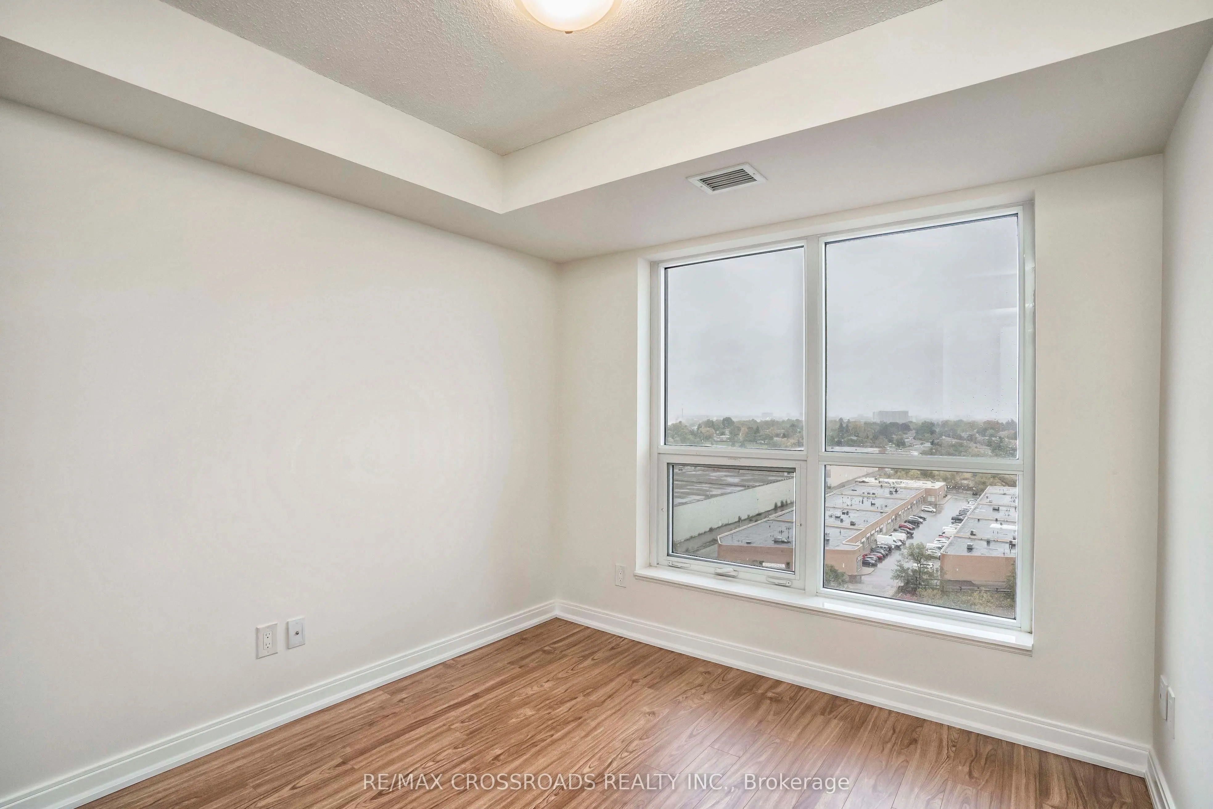 181 Village Green Square, #1321