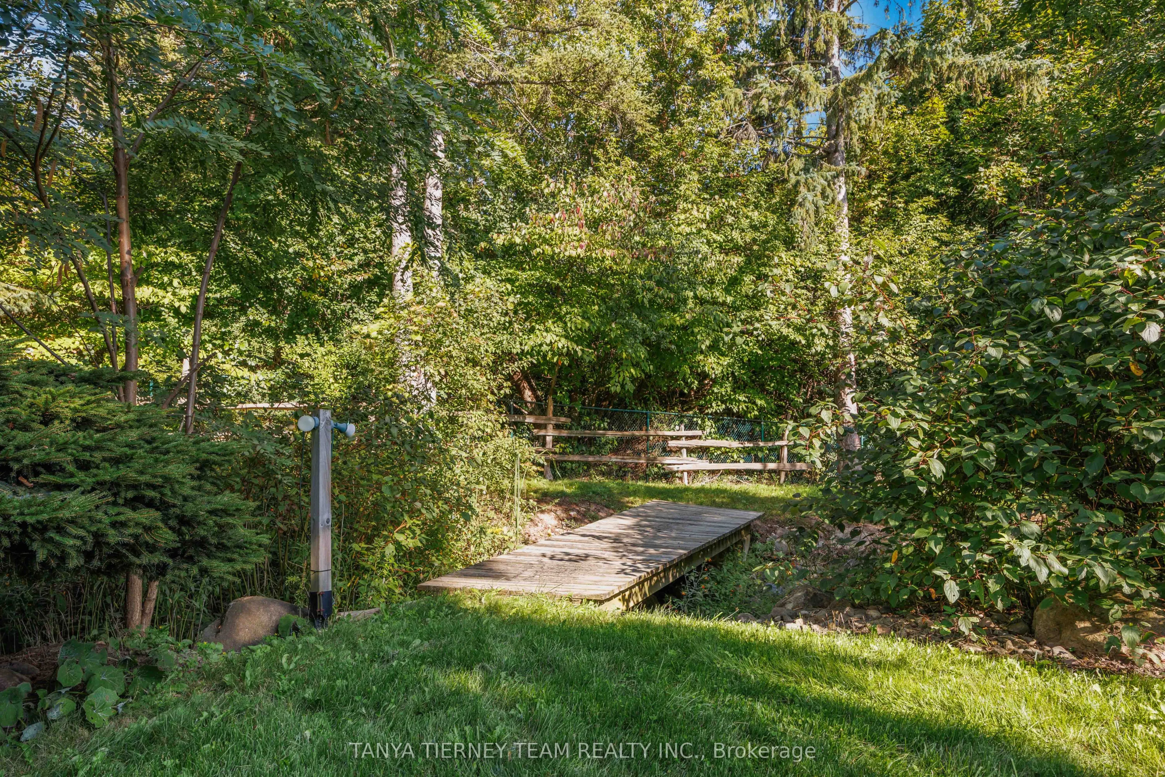 1277 Townline Road N