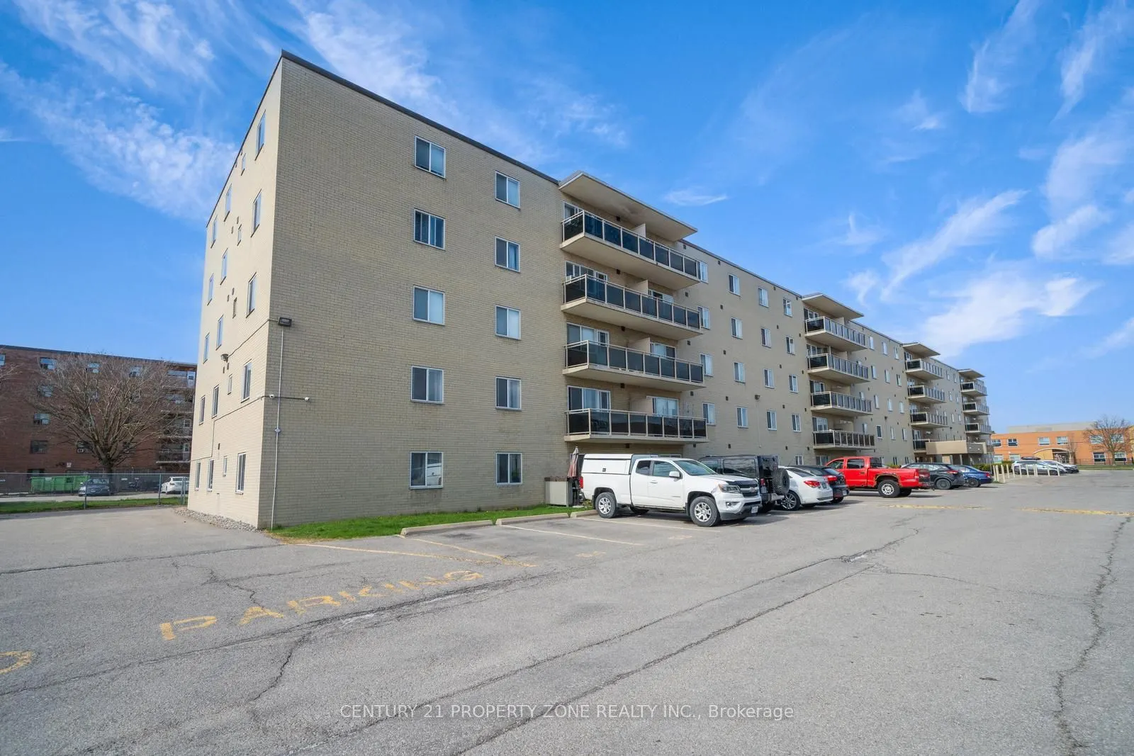 936 Glen Street, #411