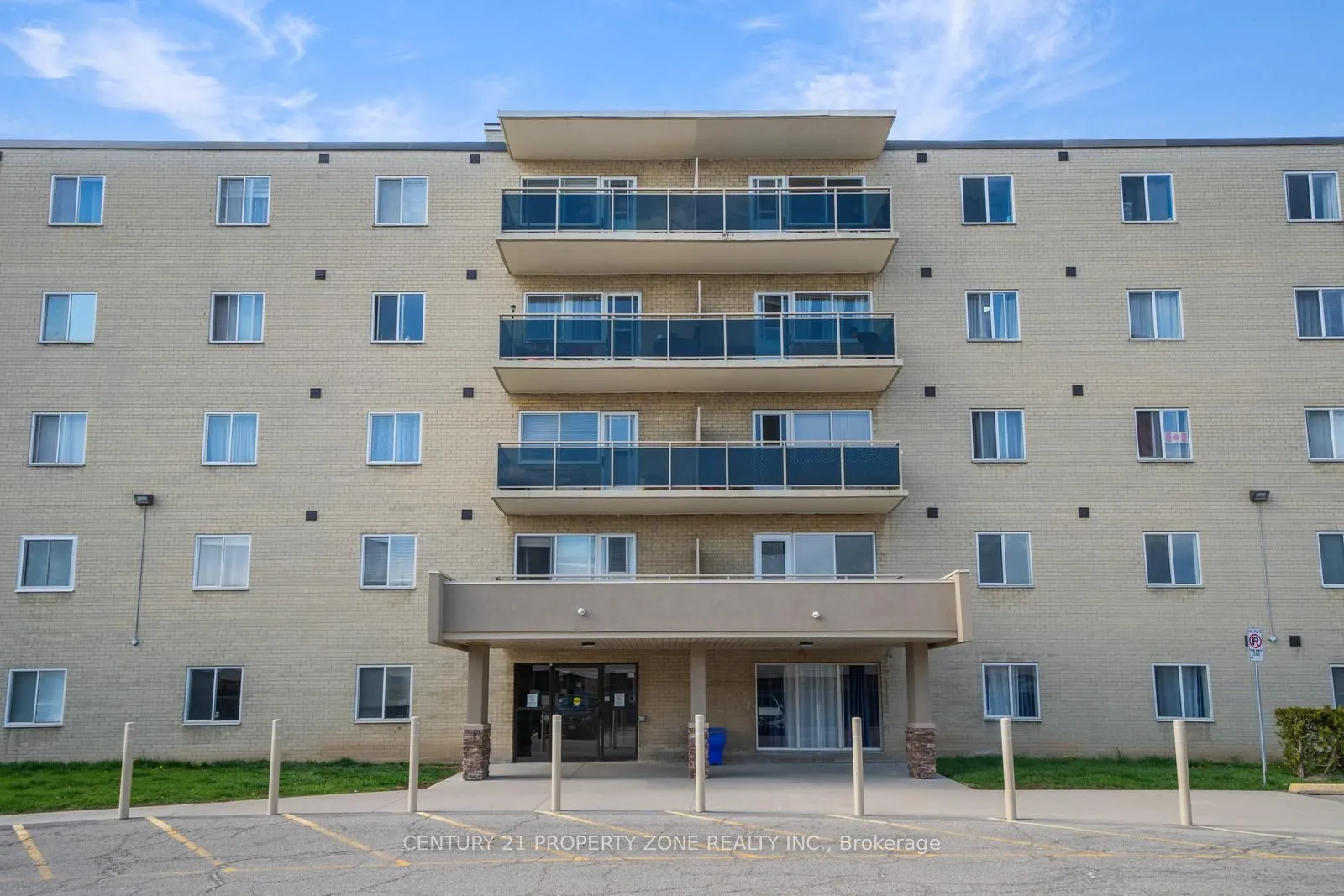 936 Glen Street, #411