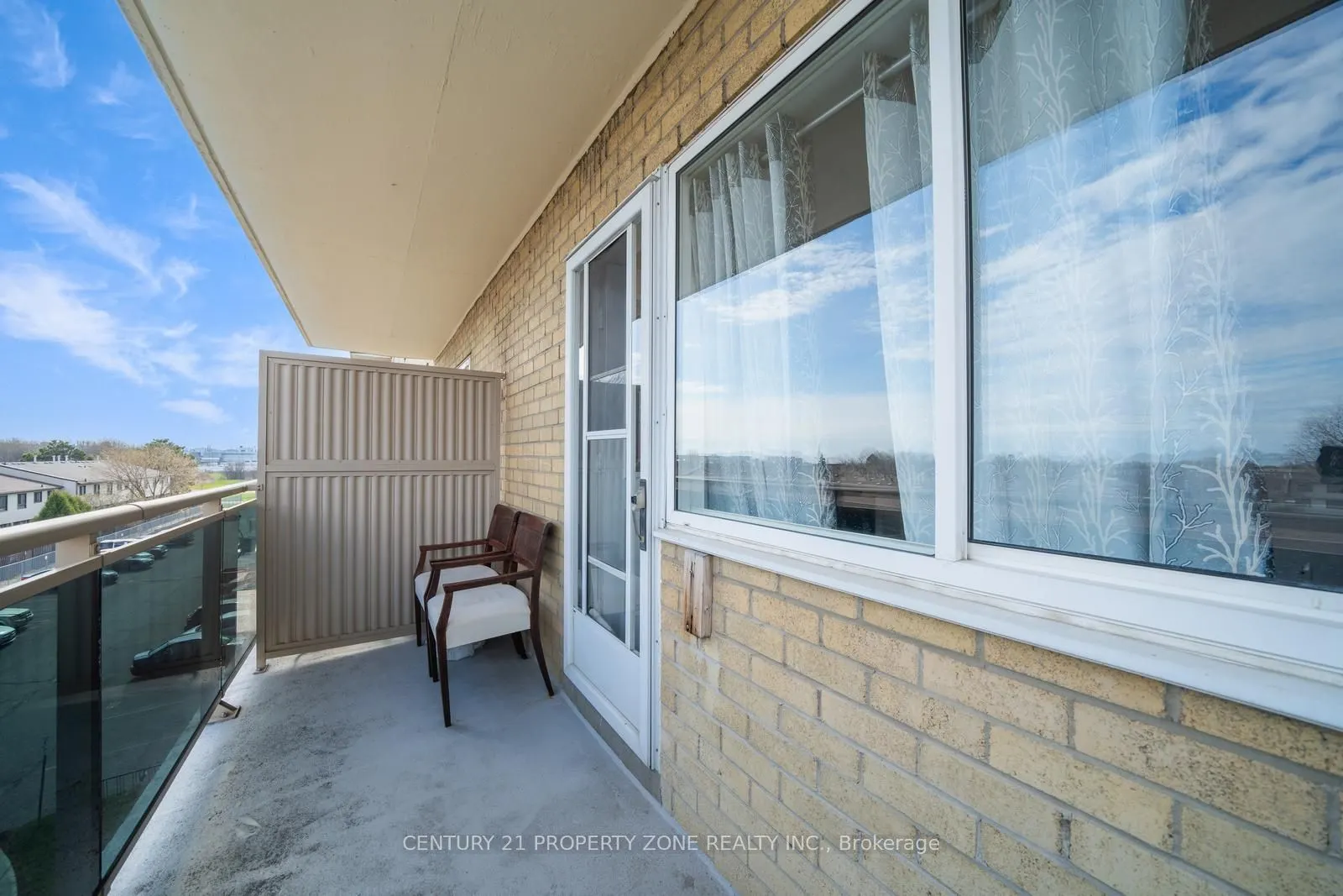 936 Glen Street, #411