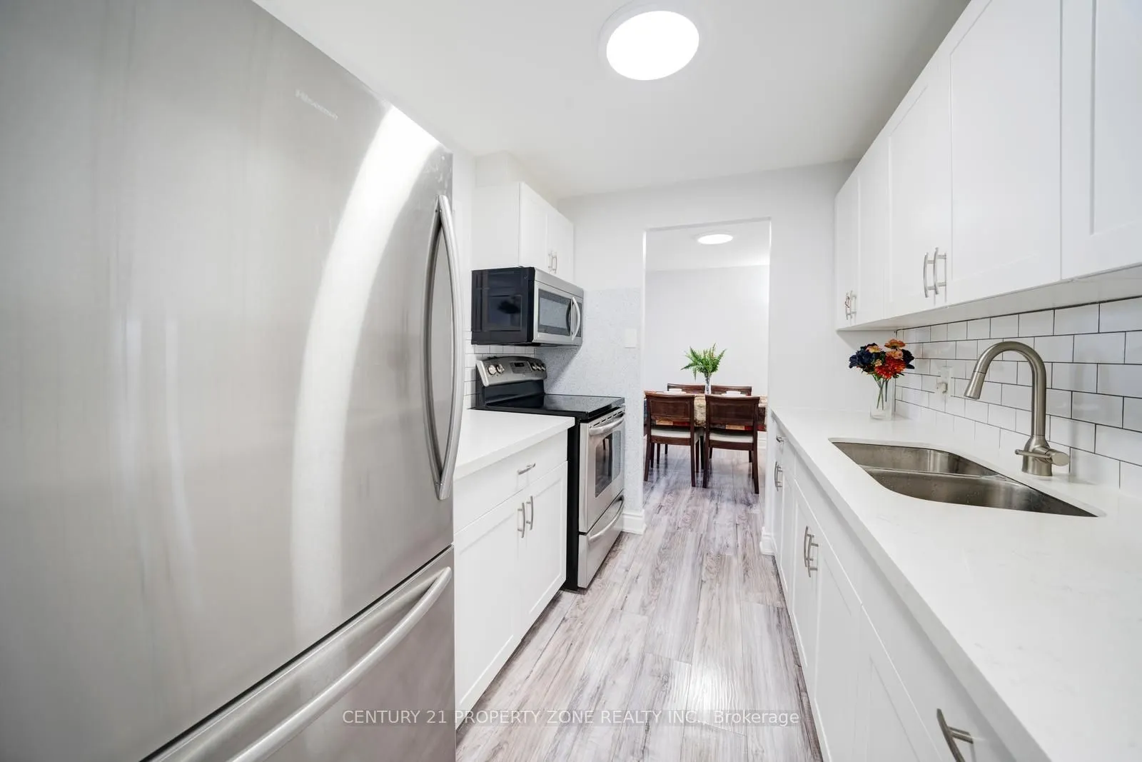 936 Glen Street, #411