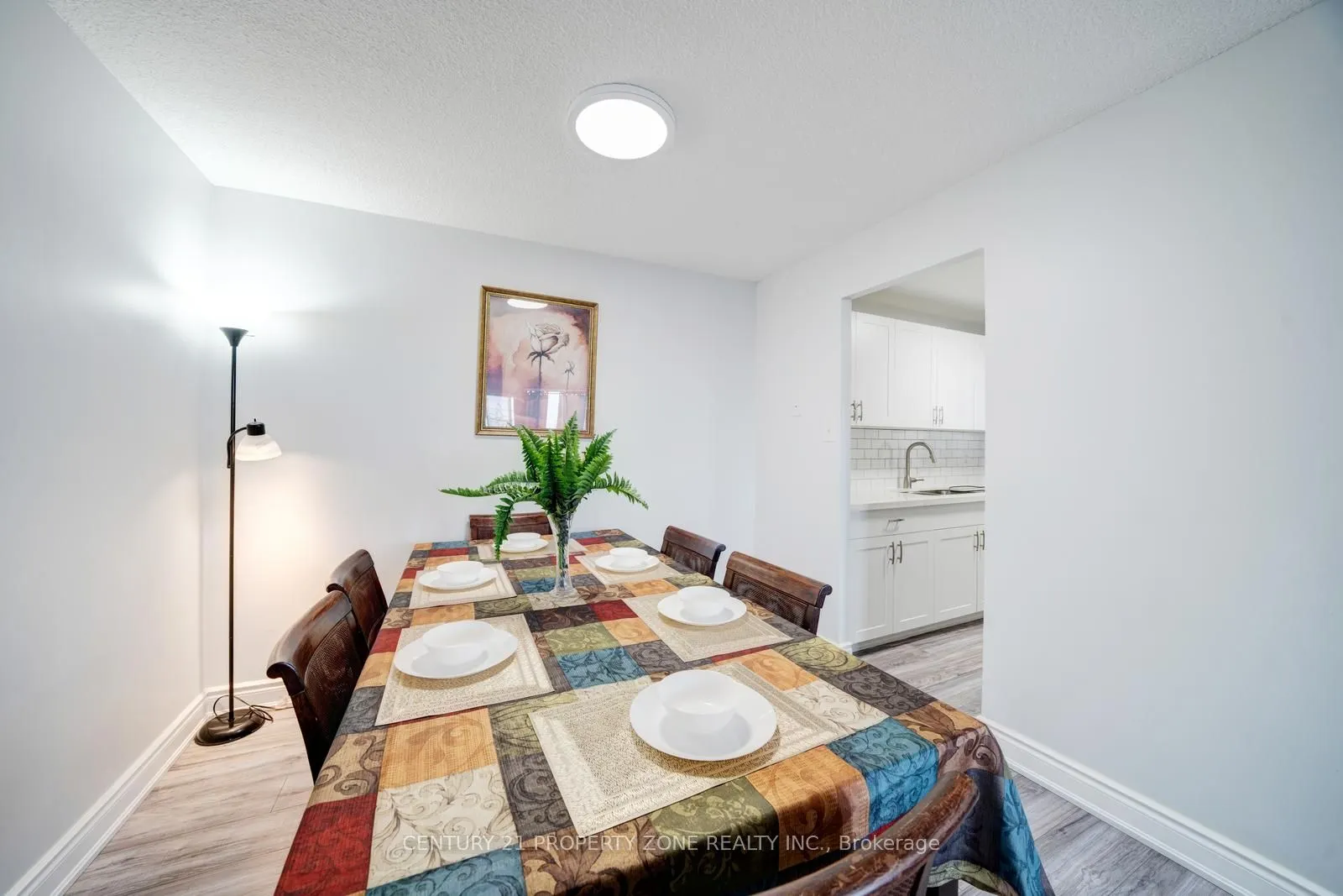 936 Glen Street, #411