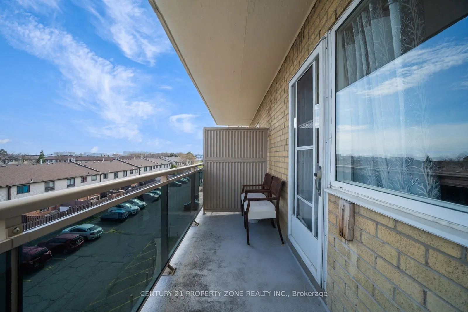 936 Glen Street, #411