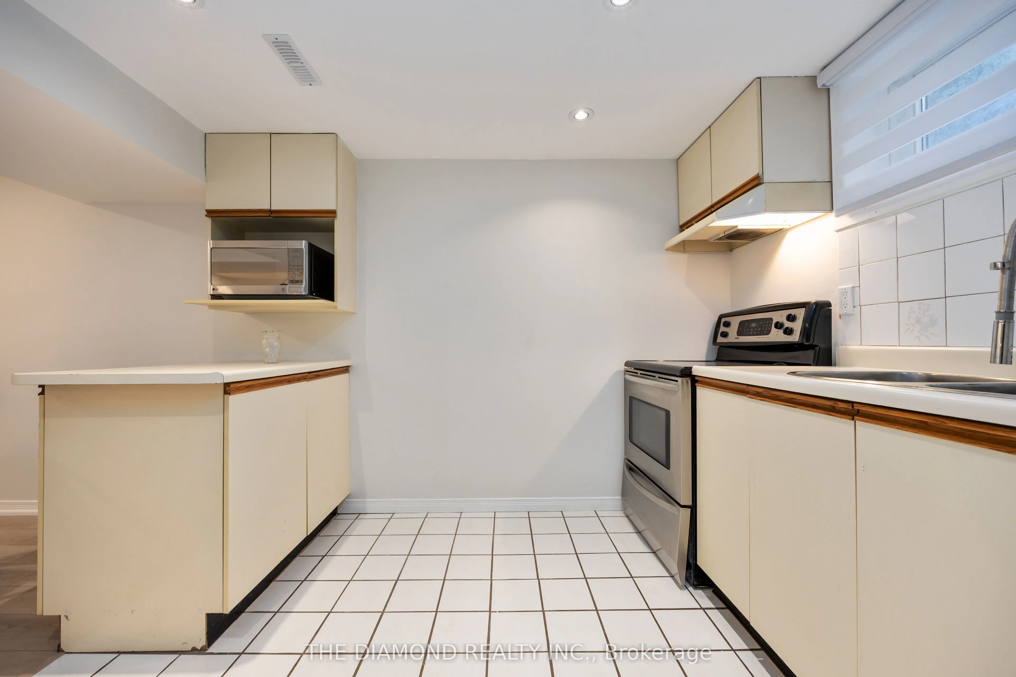 14 Foxwood Grove, #Bsmt