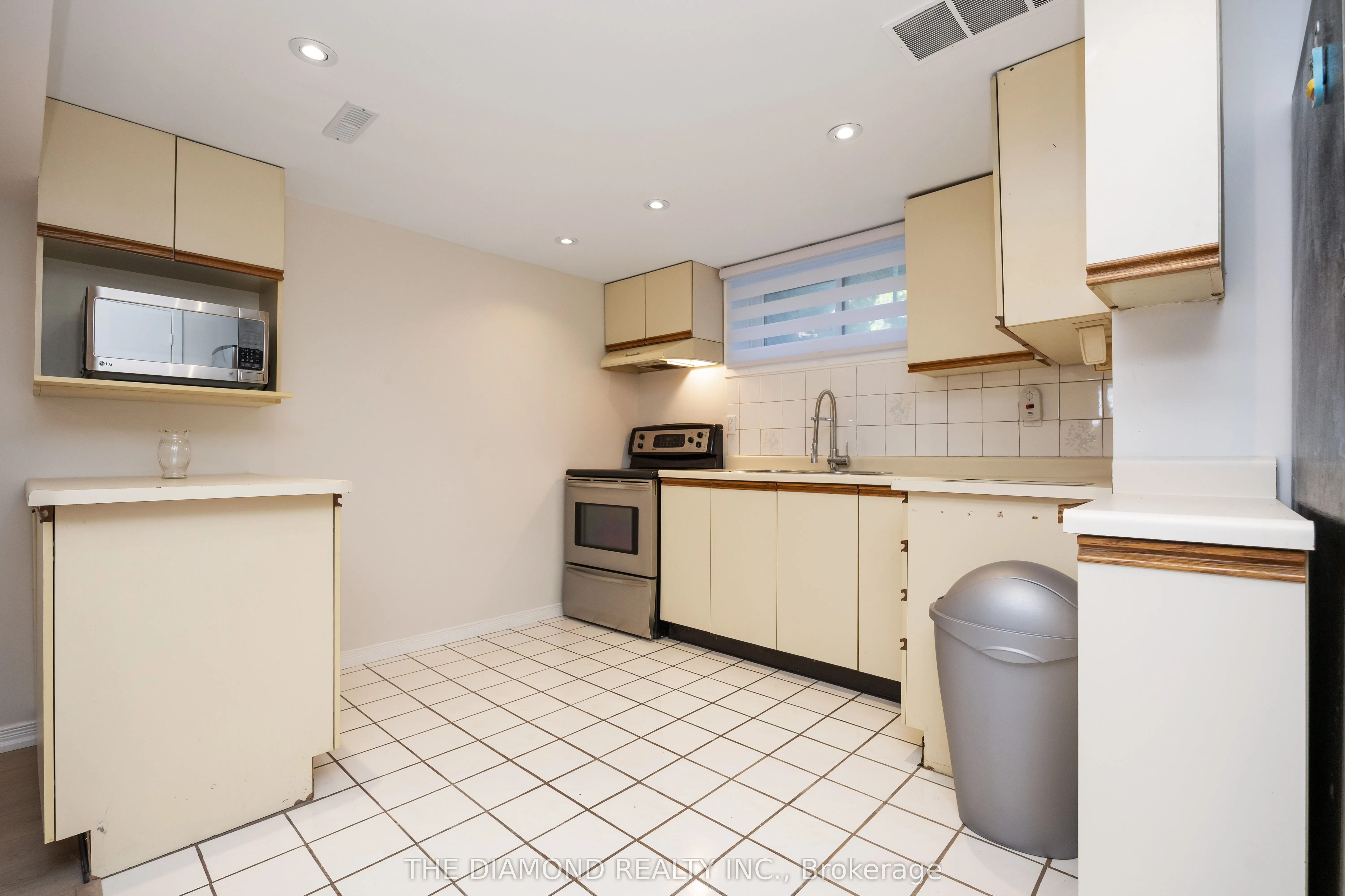 14 Foxwood Grove, #Bsmt