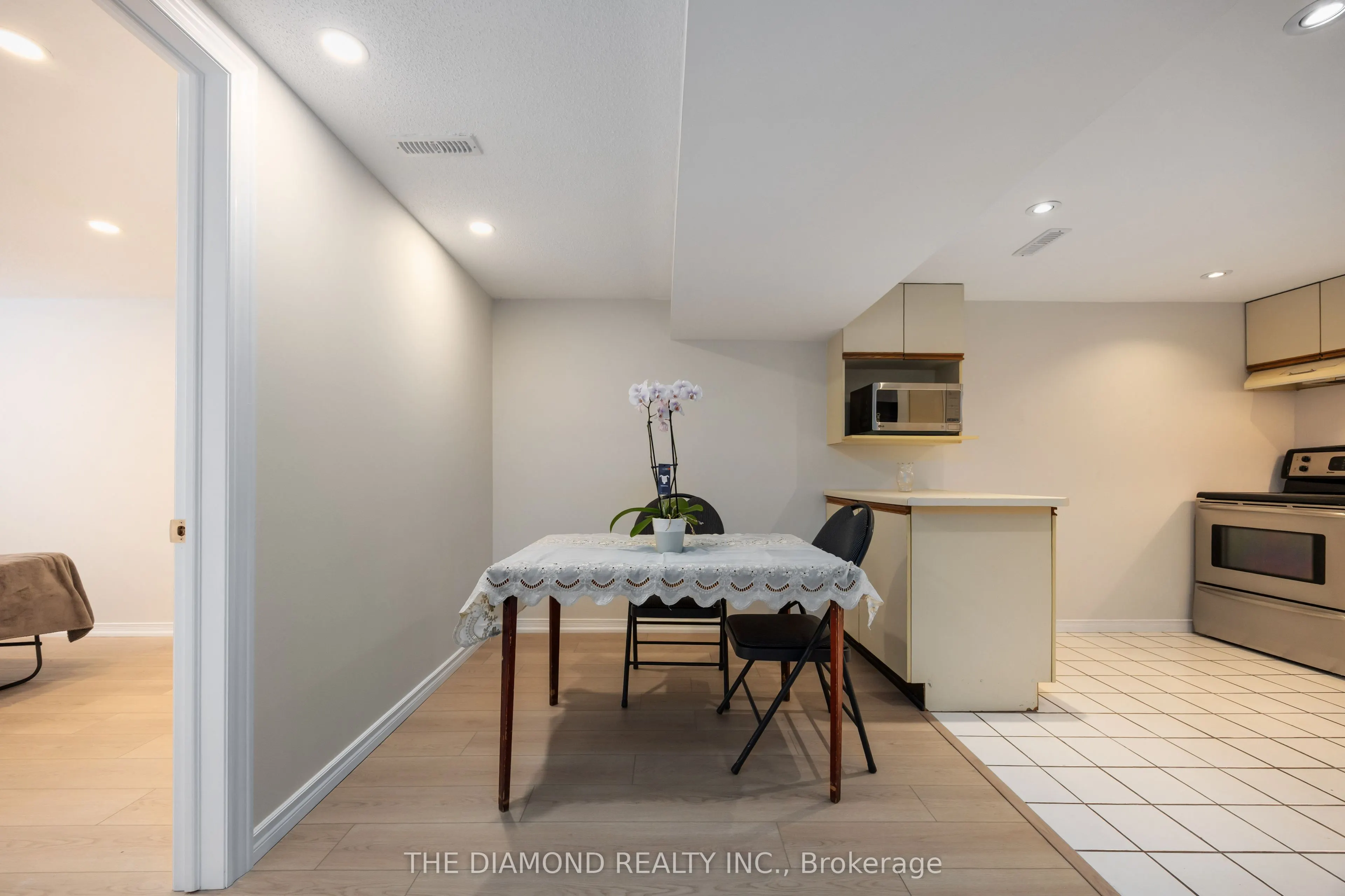 14 Foxwood Grove, #Bsmt
