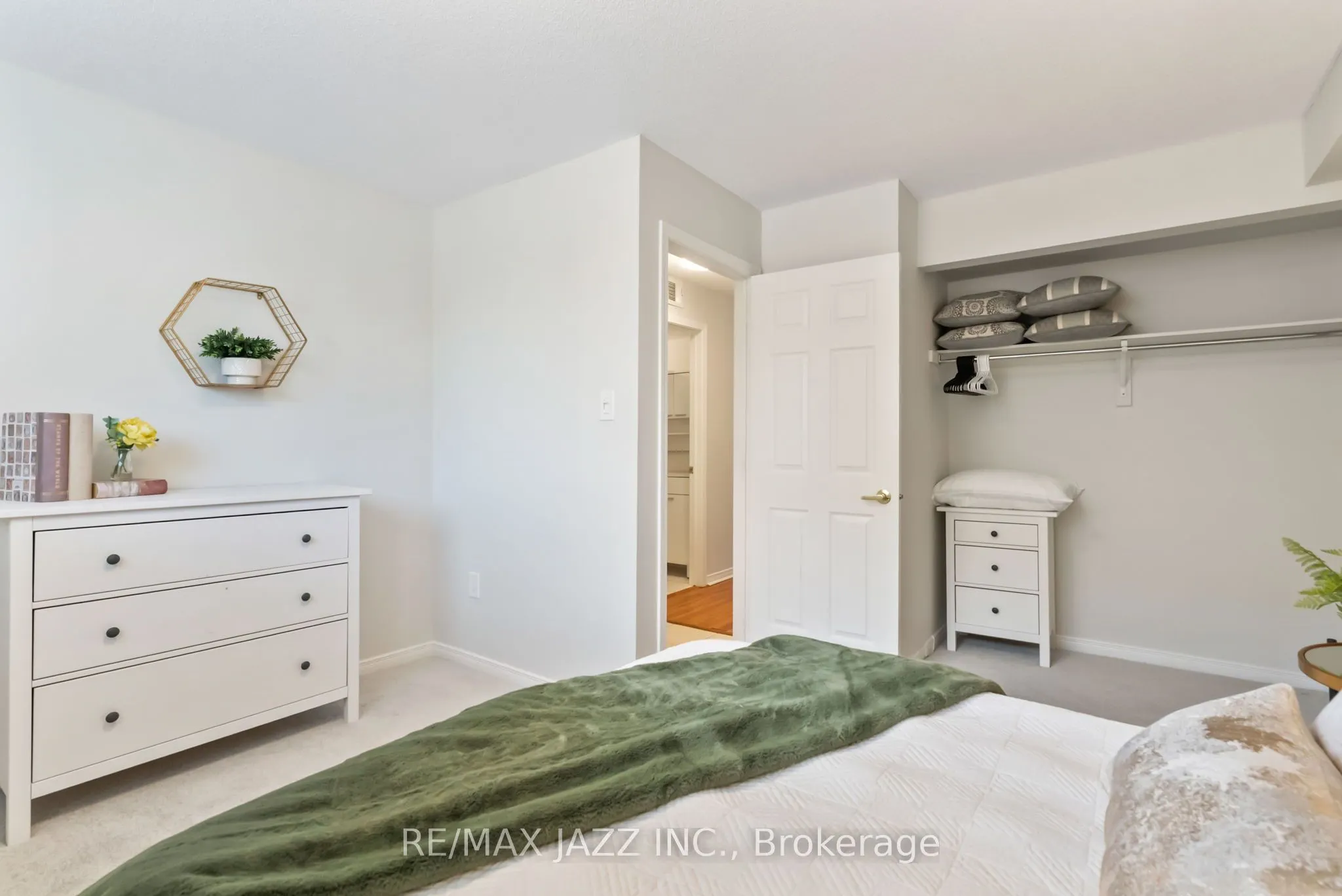 51 PETRA Way, #1