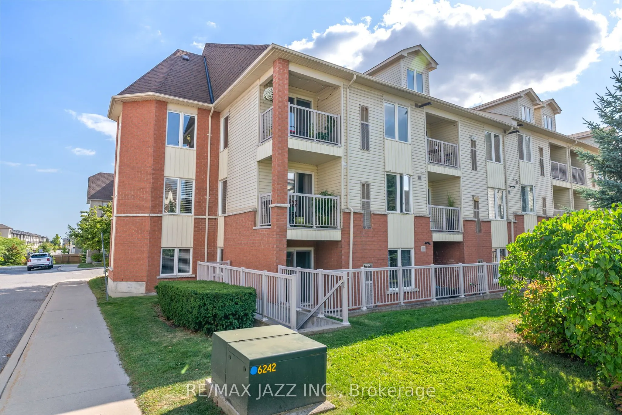51 PETRA Way, #1
