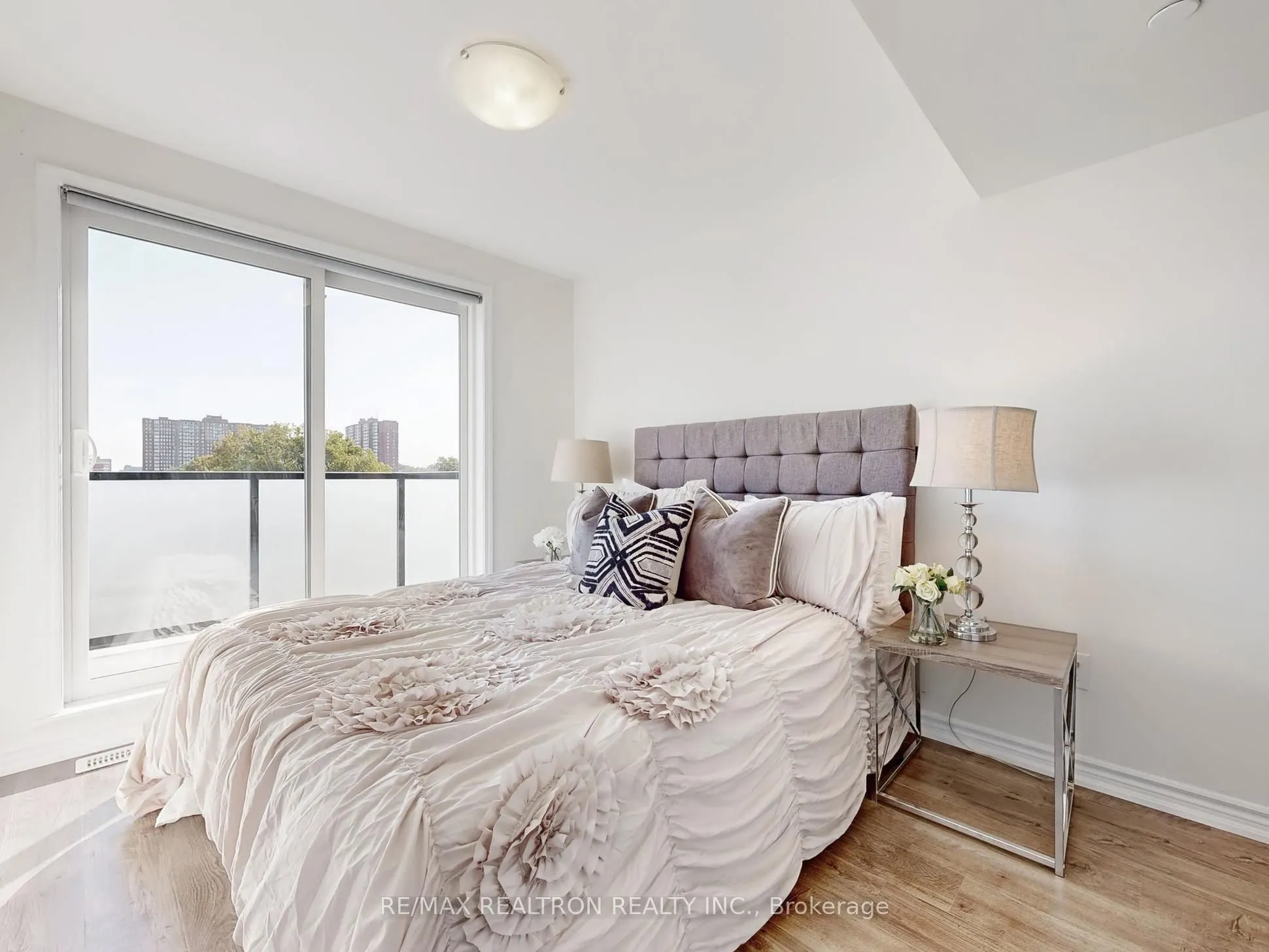 2791 Eglinton Avenue E, #506