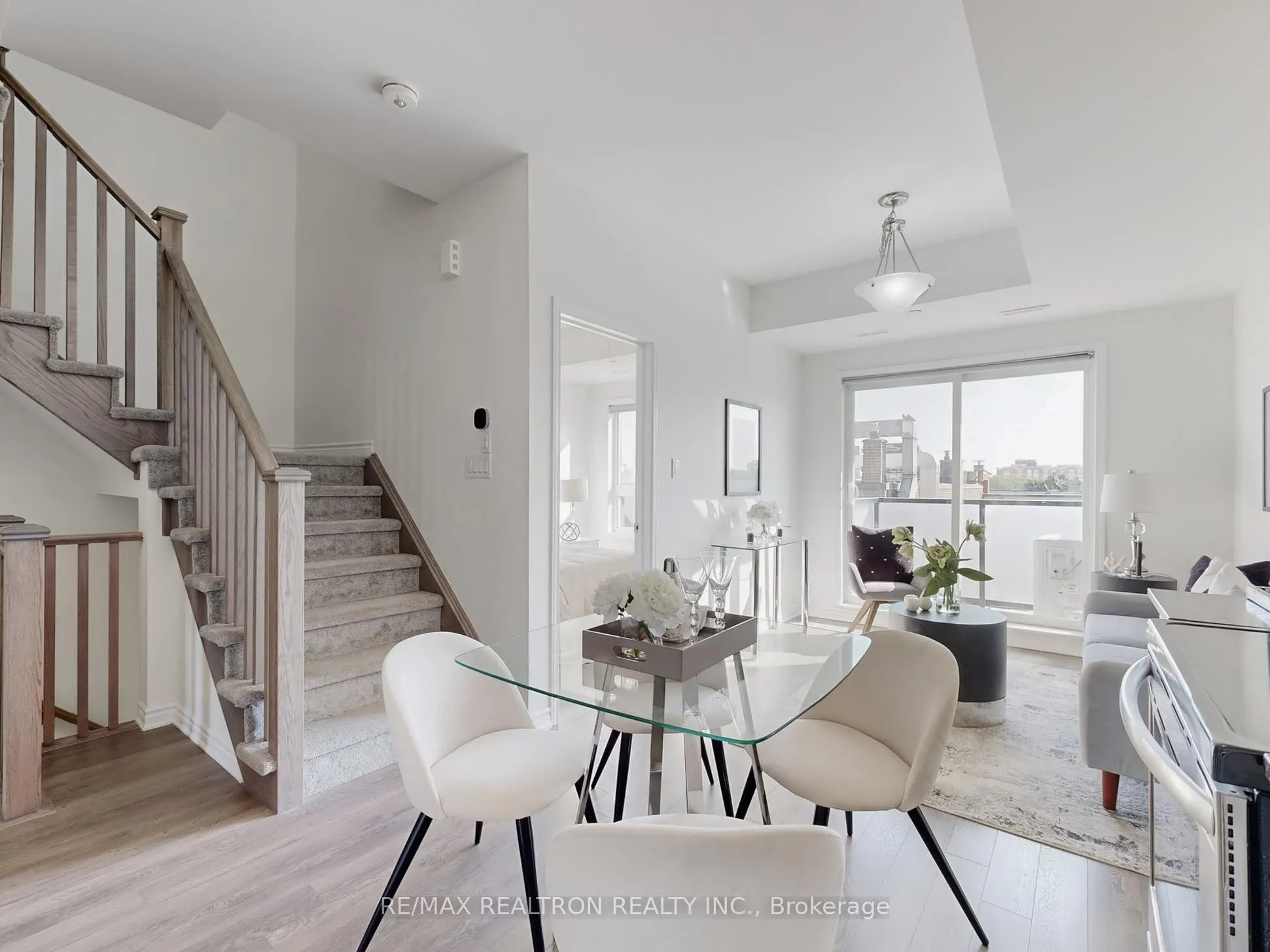 2791 Eglinton Avenue E, #506