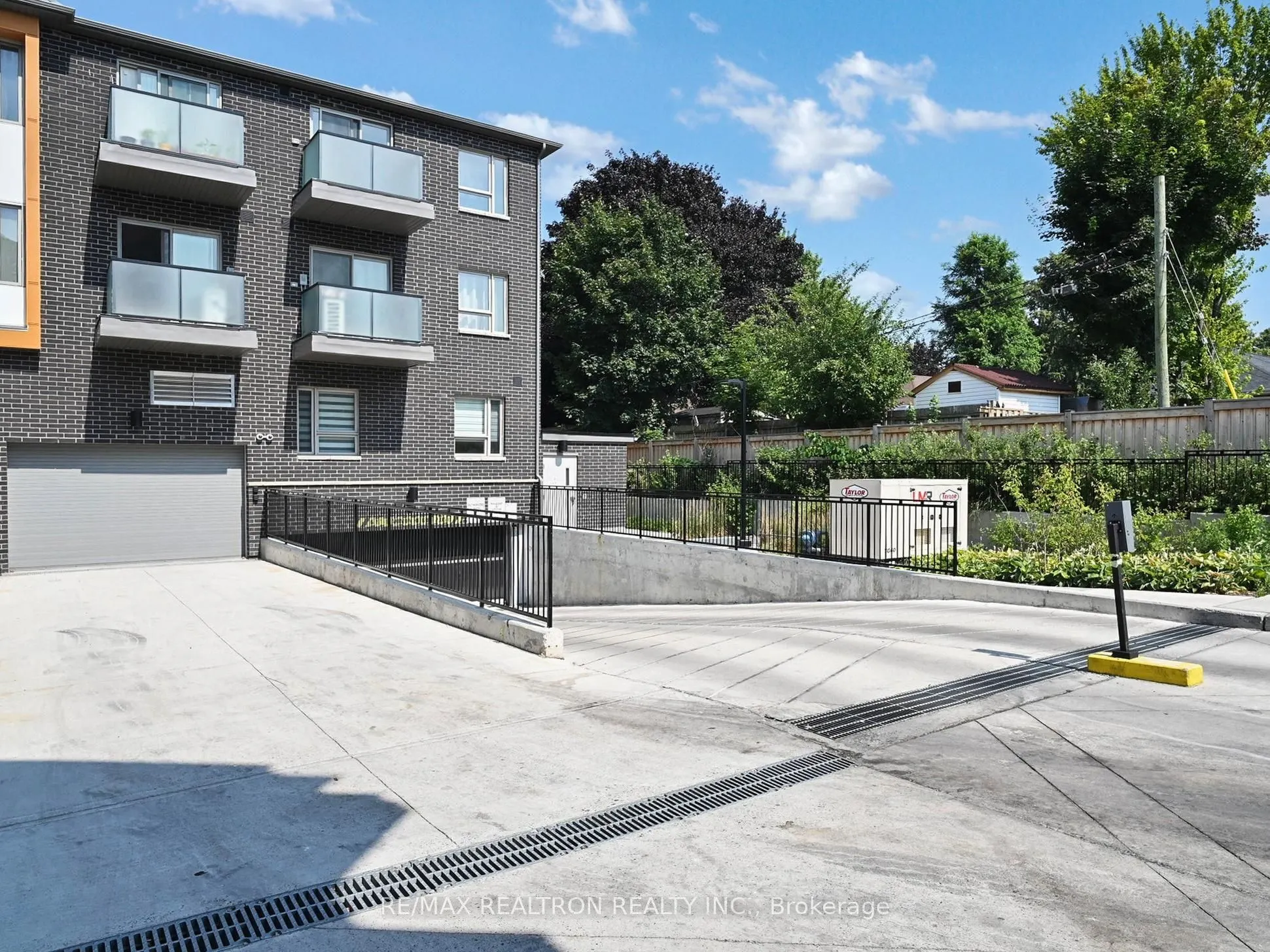 2791 Eglinton Avenue E, #506
