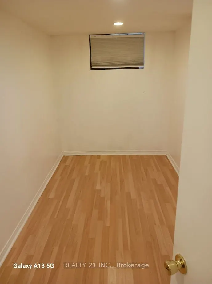 30 Rupert Street, #(Basement)