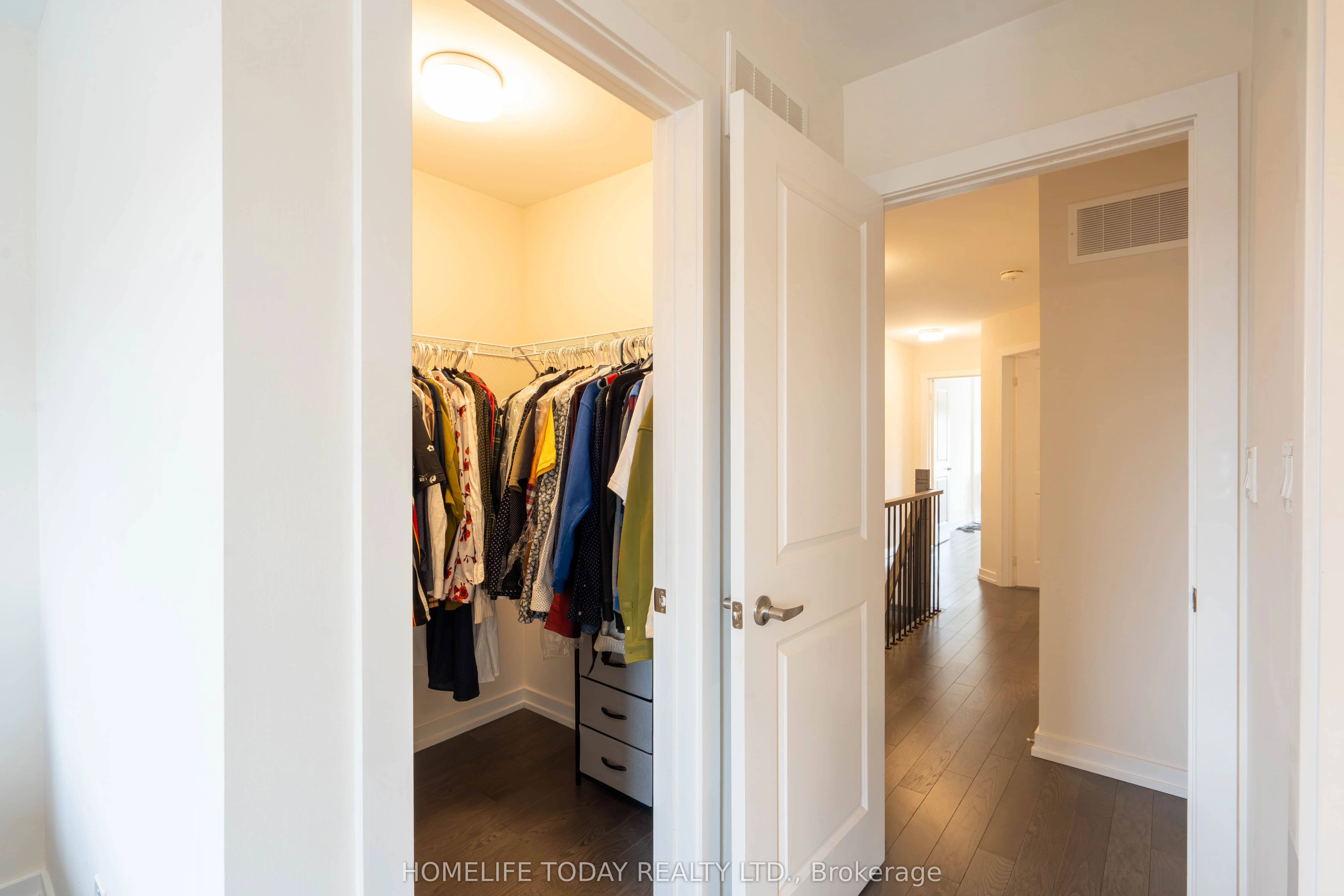 2670 Castlegate Crossing