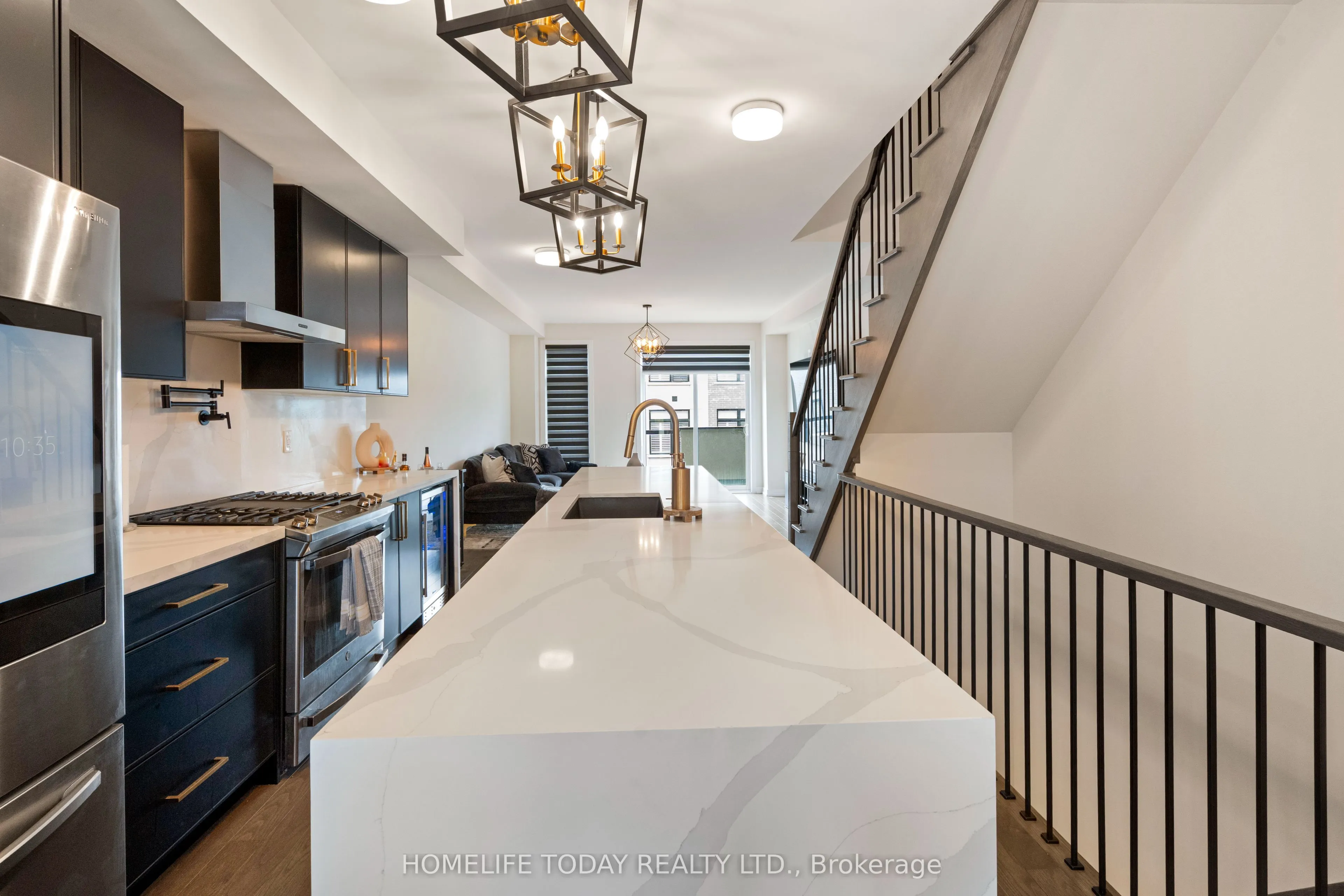 2670 Castlegate Crossing