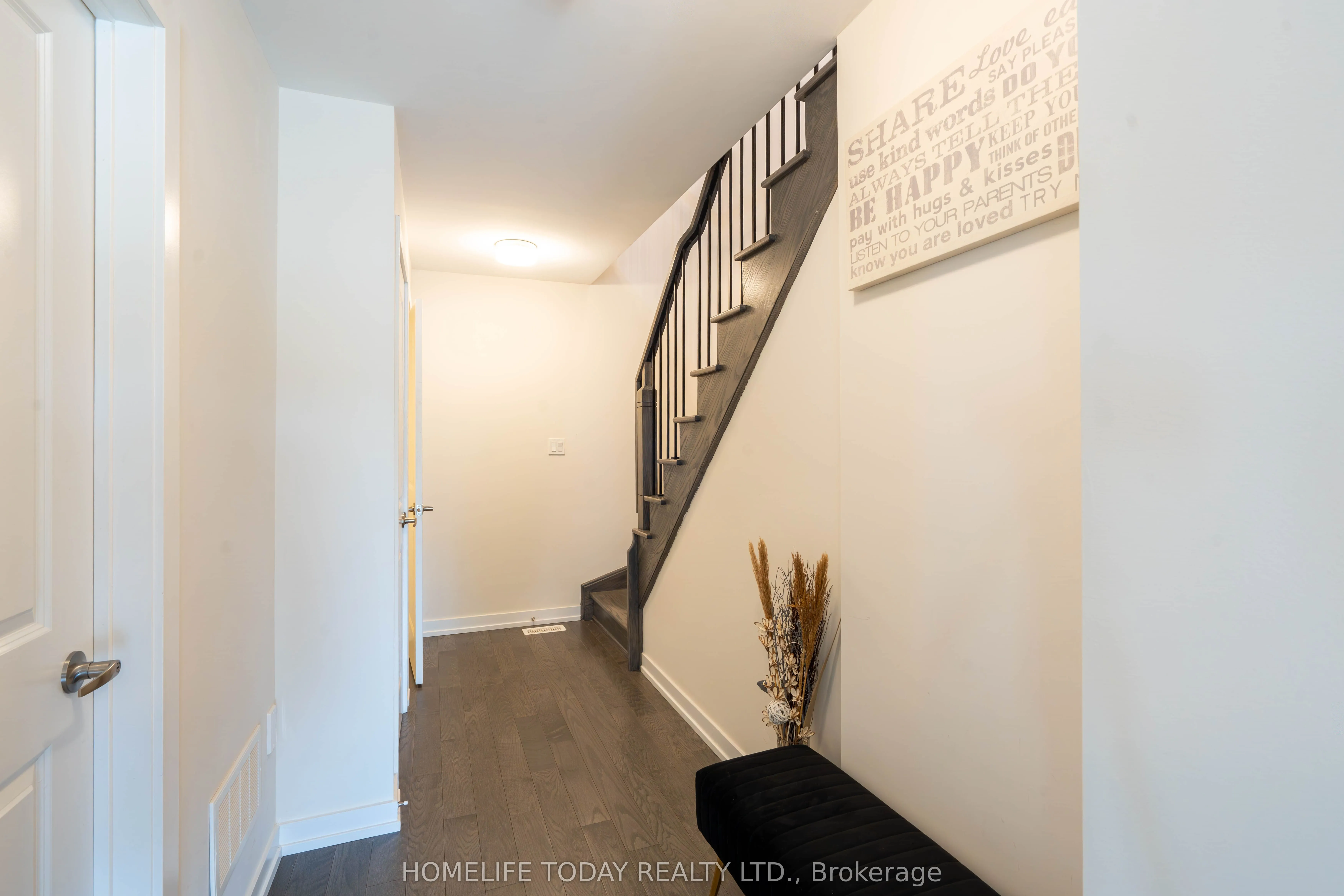 2670 Castlegate Crossing