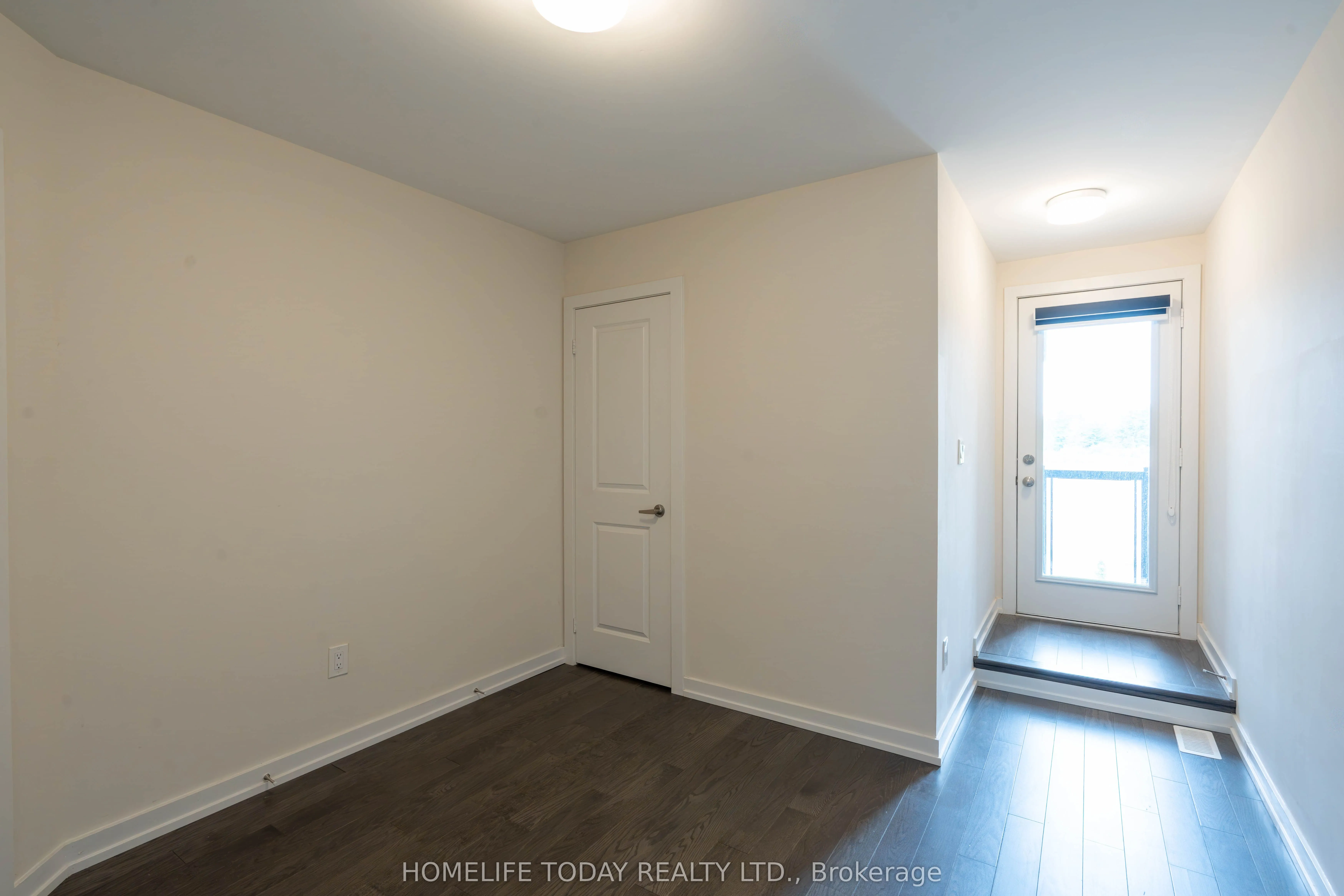 2670 Castlegate Crossing