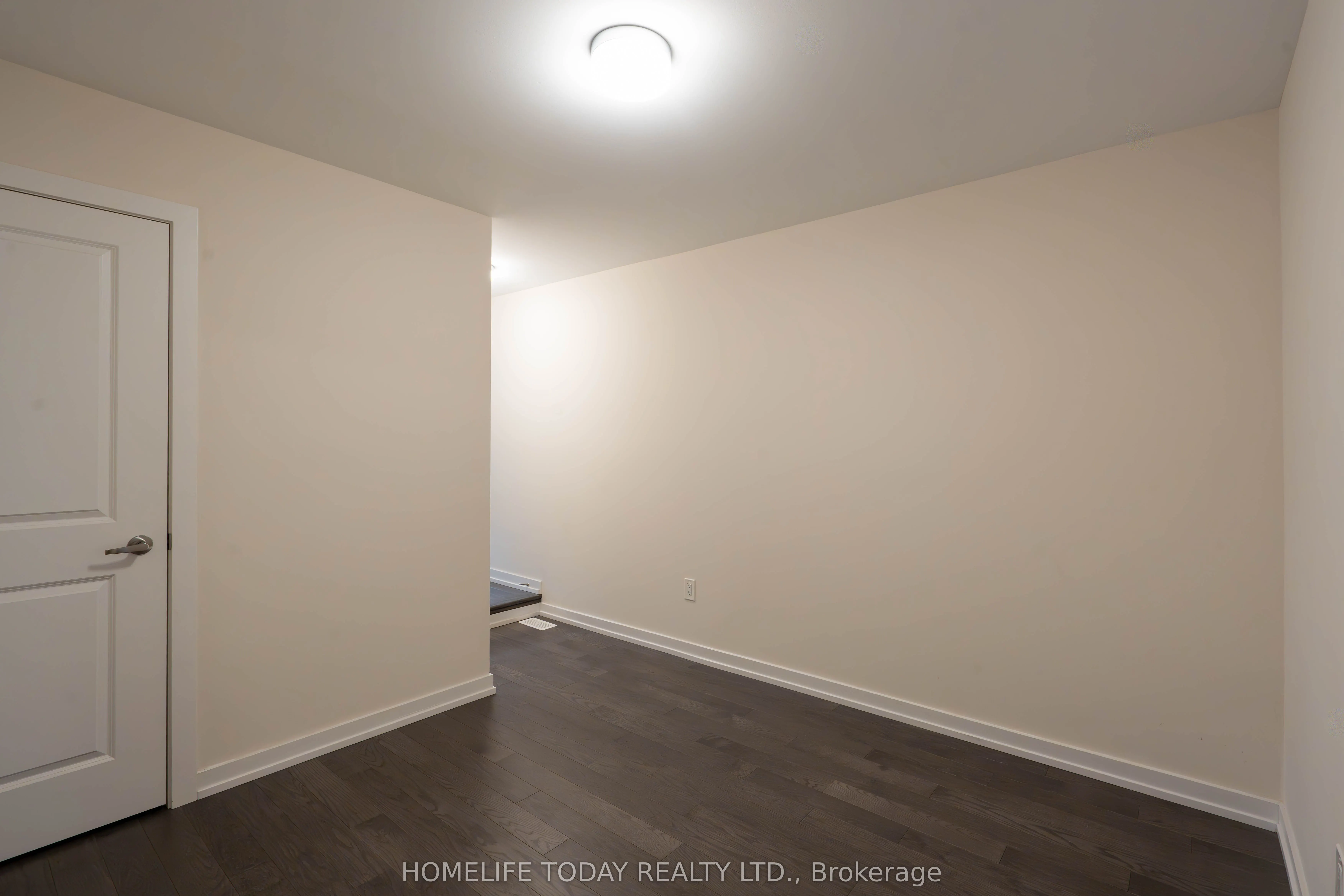 2670 Castlegate Crossing