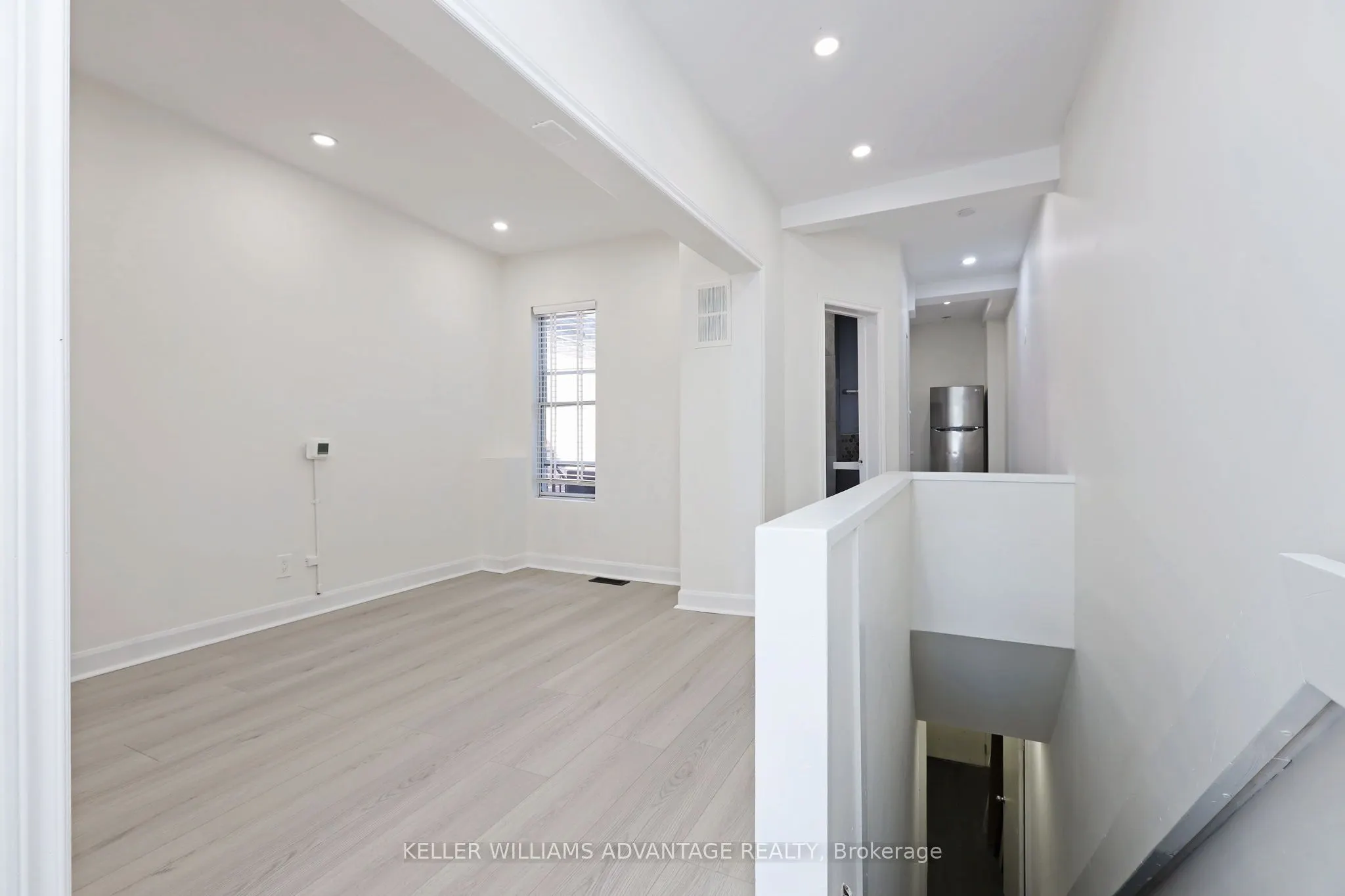 952 Queen Street E