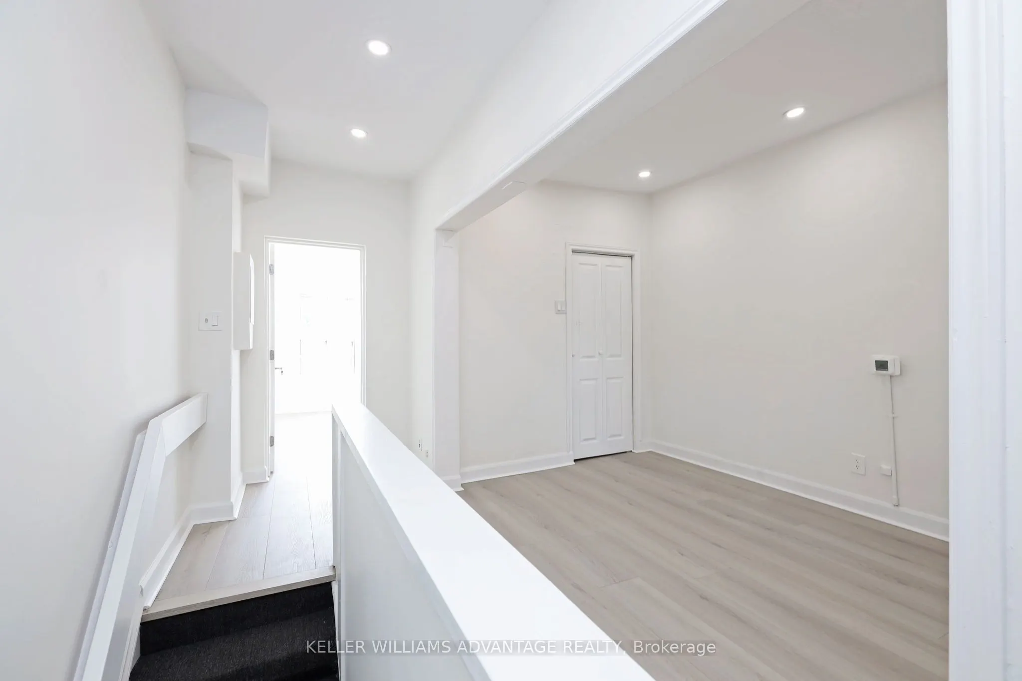 952 Queen Street E