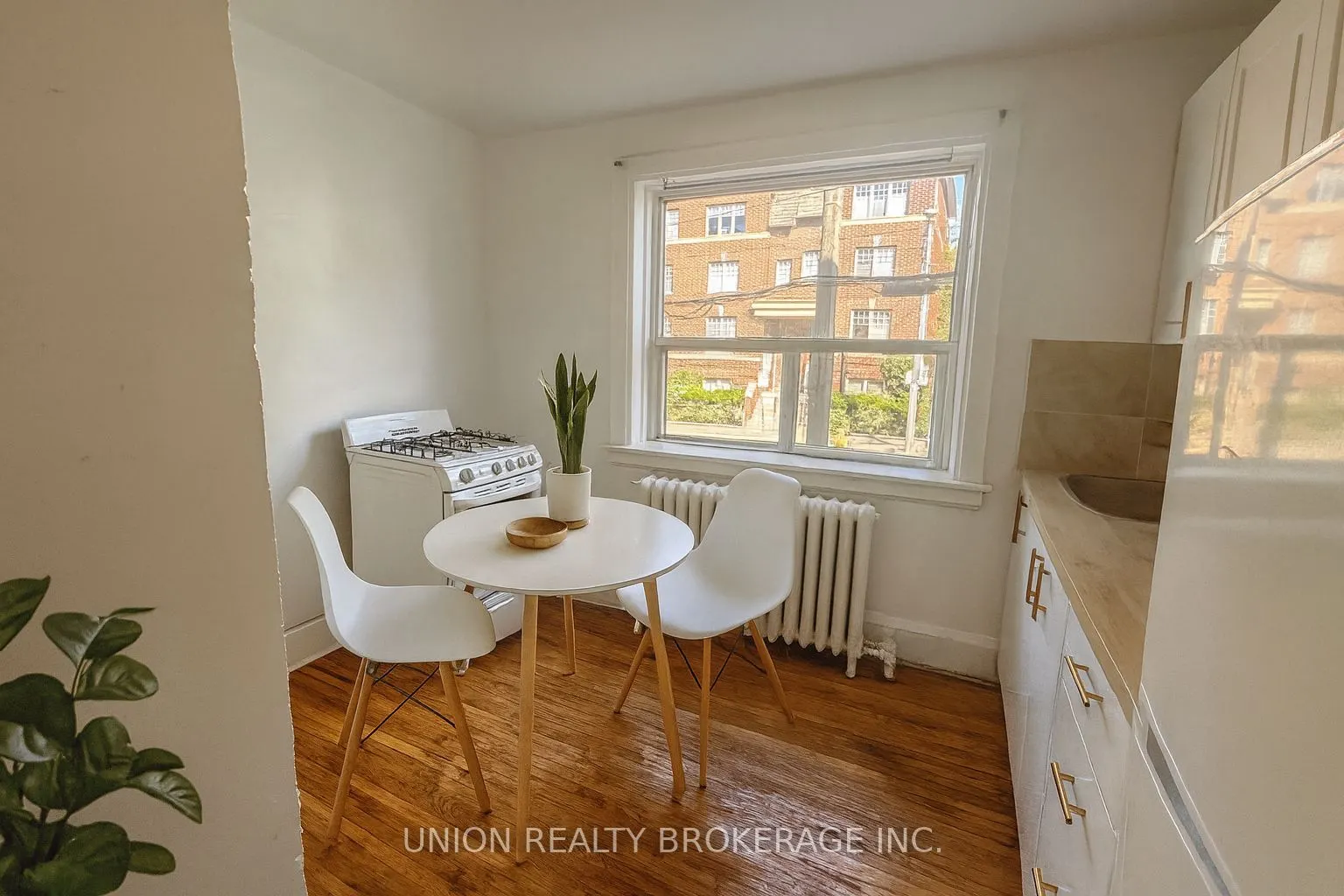 2451 Queen Street E, #07