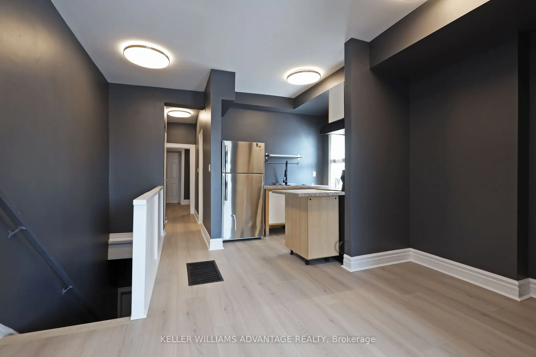 954 Queen Street E, #Upper