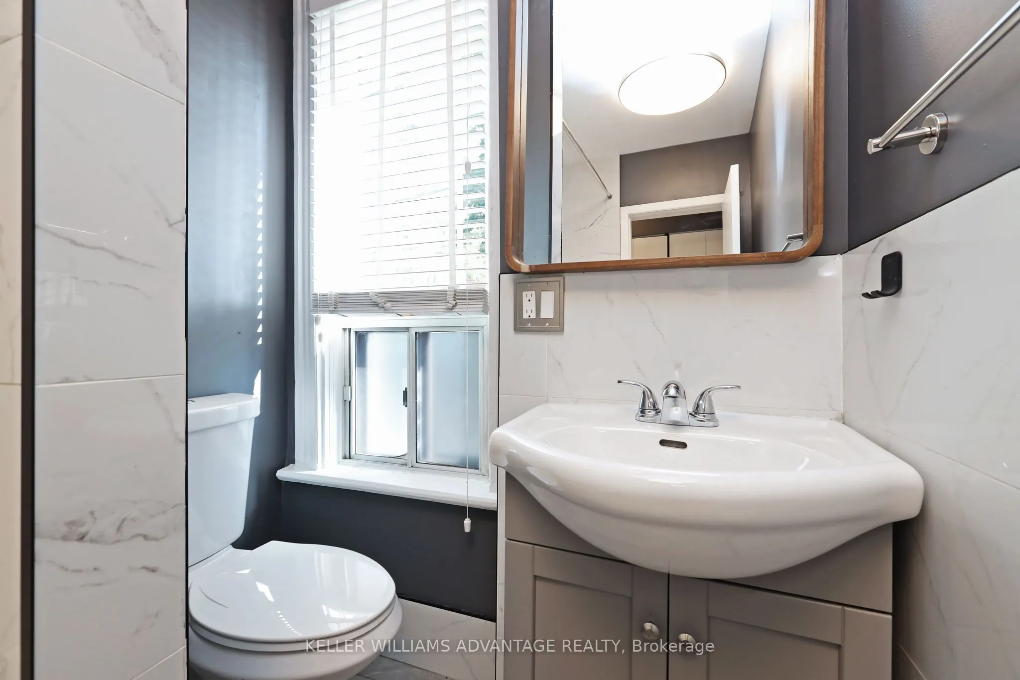 954 Queen Street E, #Upper