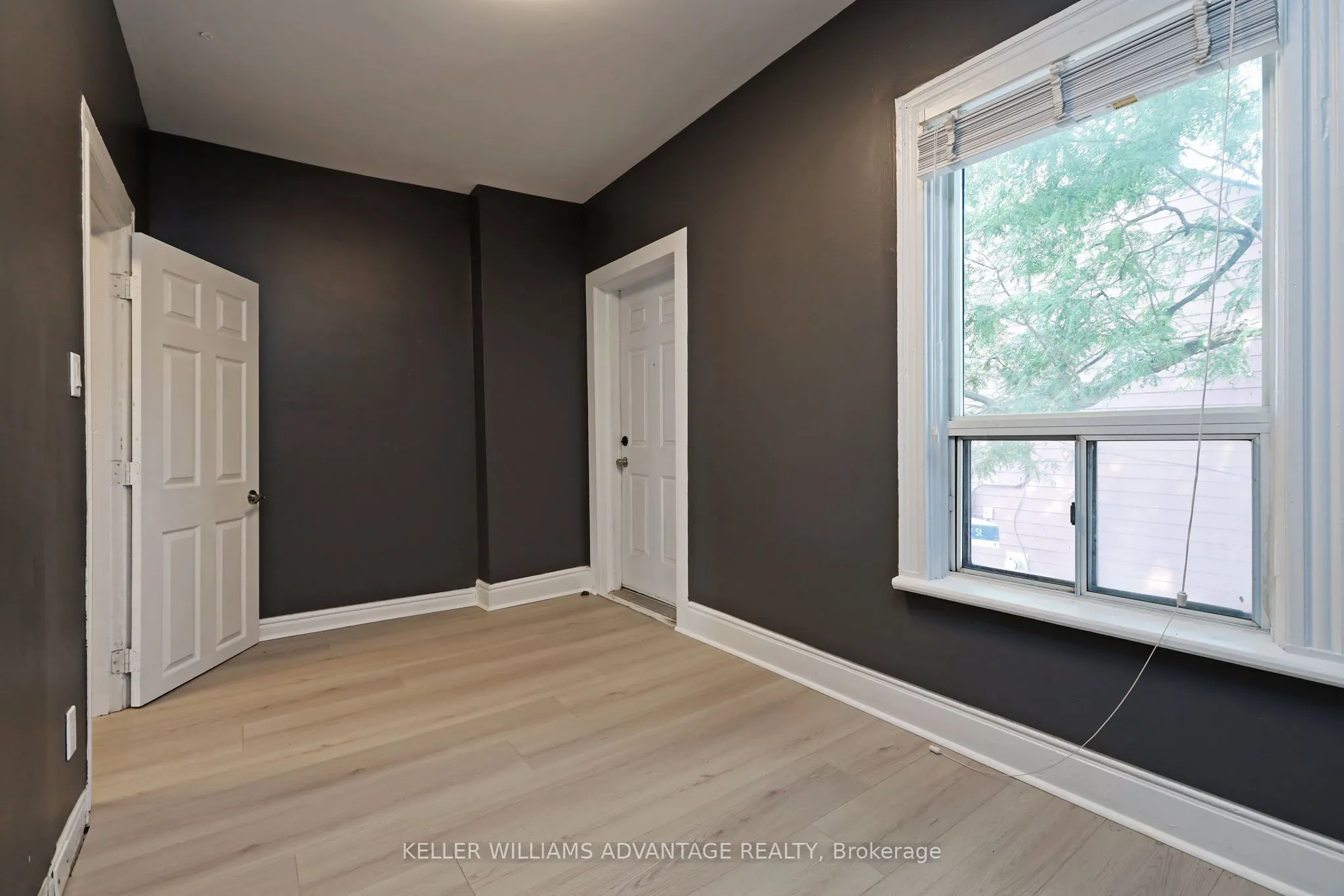 954 Queen Street E, #Upper