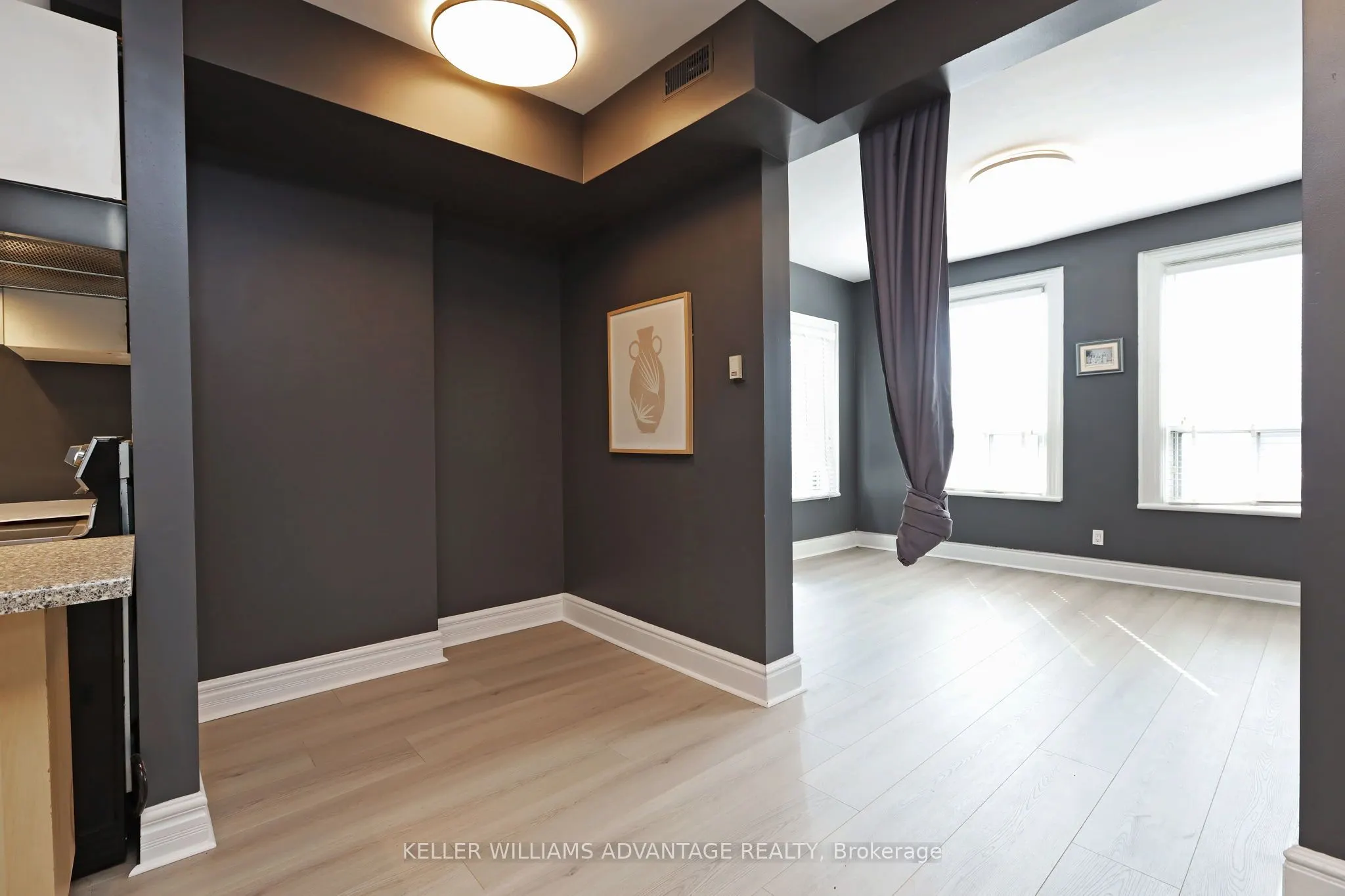 954 Queen Street E, #Upper