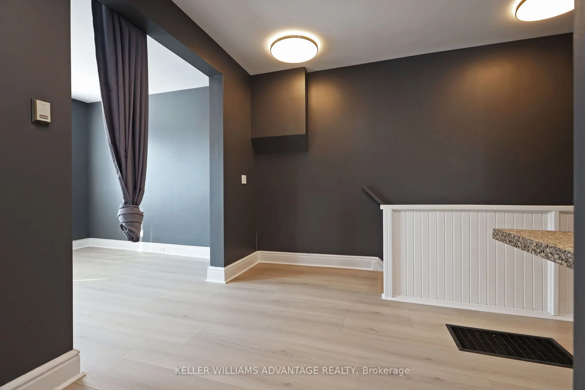 954 Queen Street E, #Upper