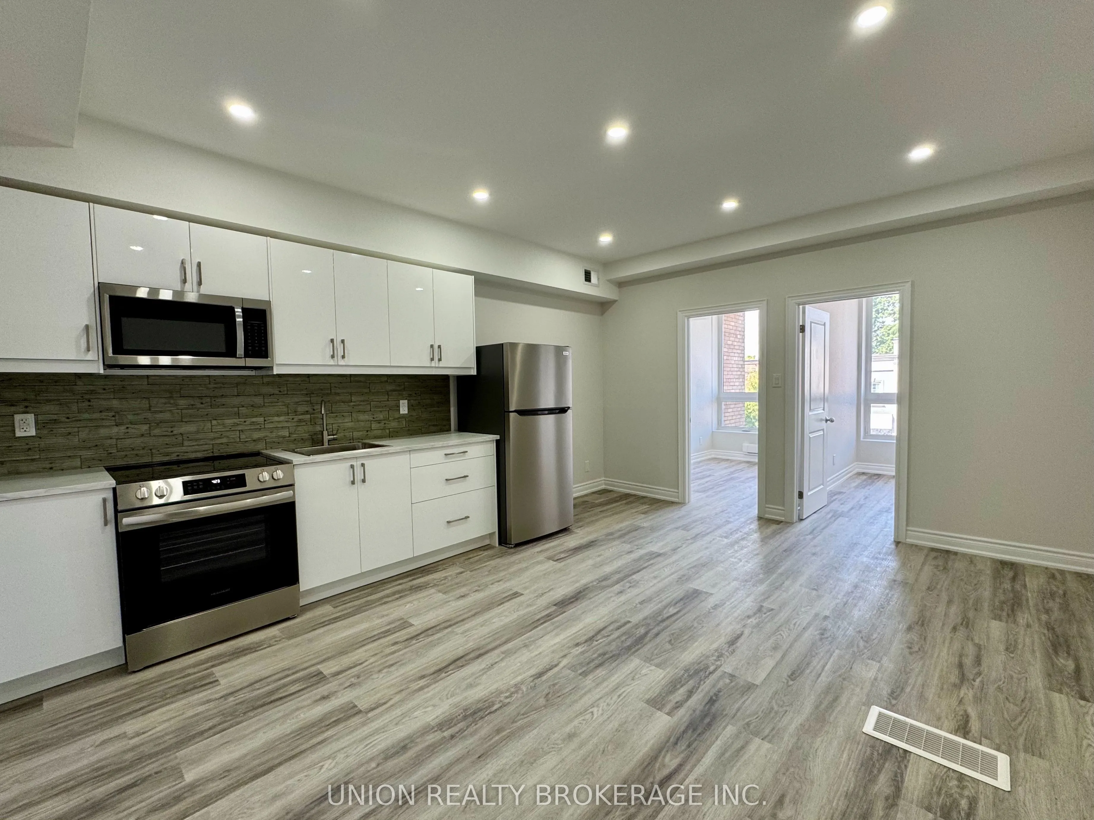 2007 Danforth Avenue