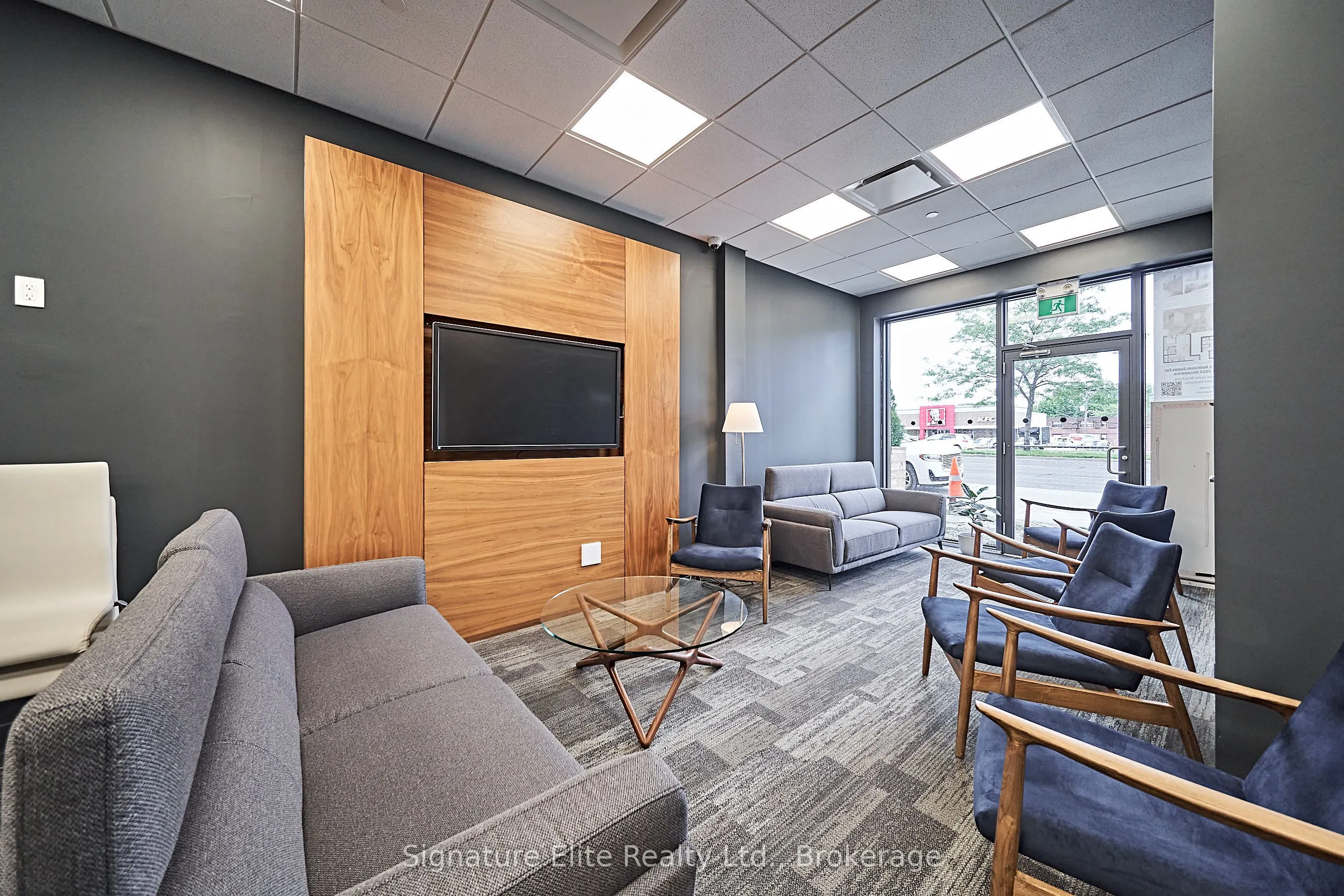 2382 Kingston Road, #402