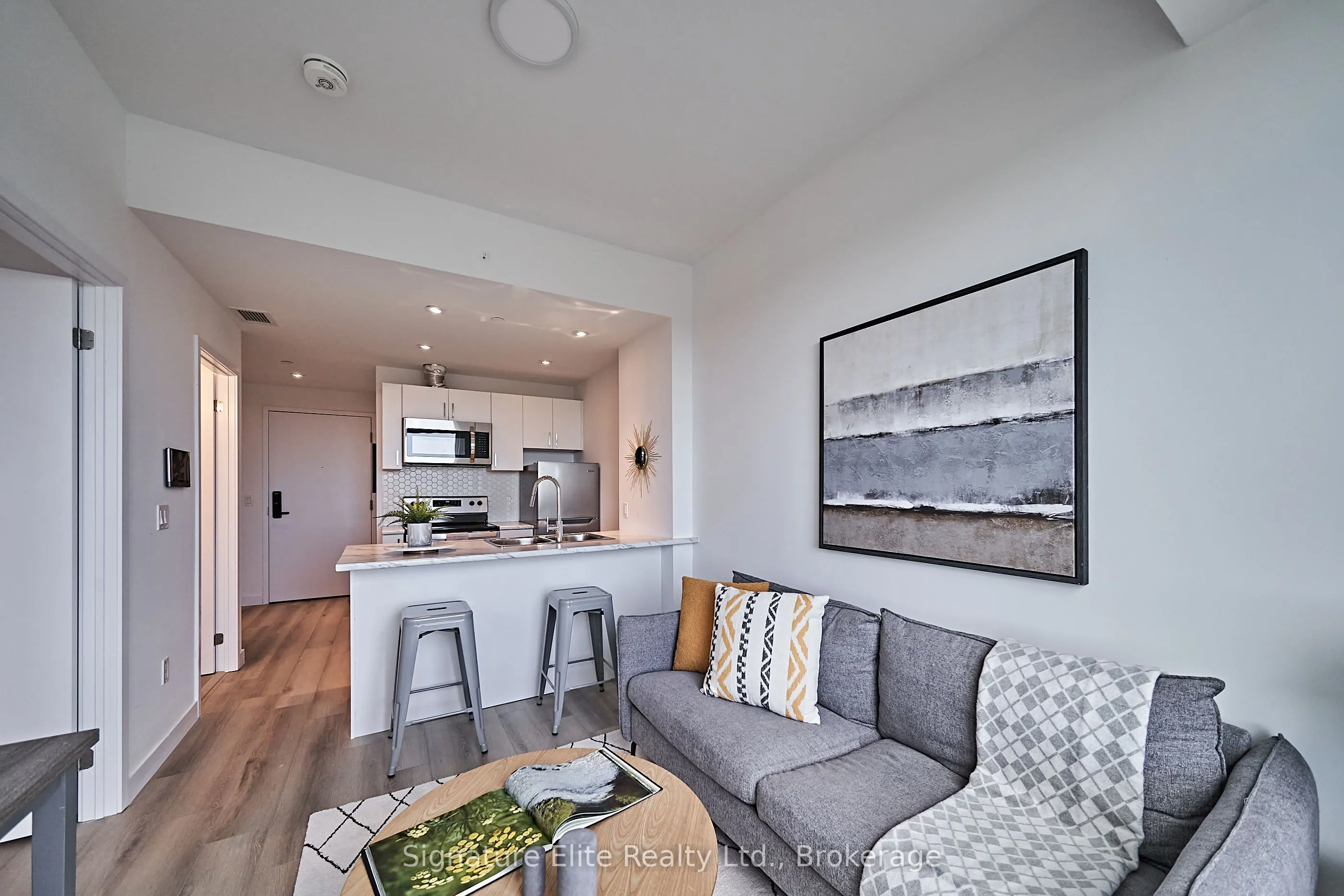 2382 Kingston Road, #402
